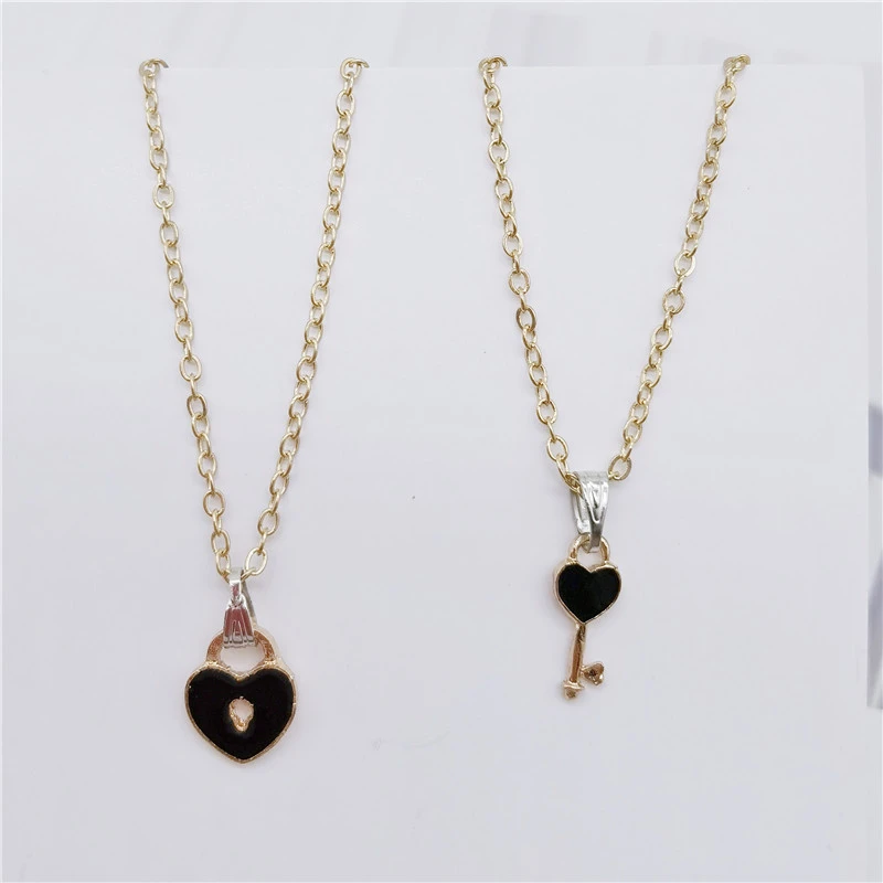 Couple Necklaces A Pair Of Retro Men's And Women's Golden Collarbone Chains