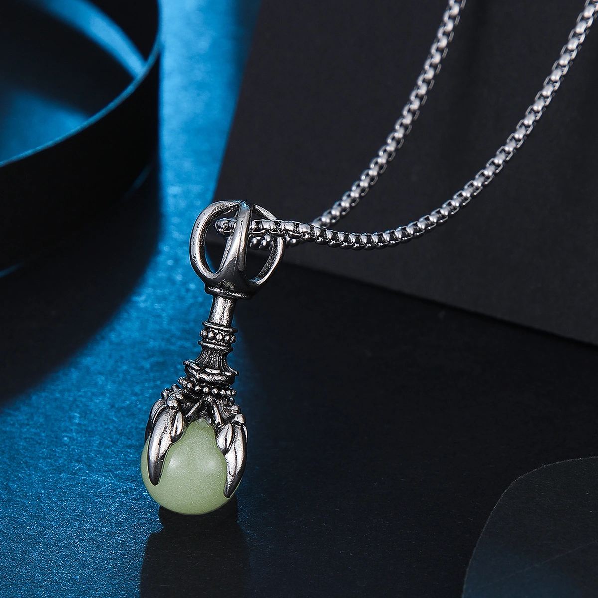 Men Necklace, Vintage Dragon Claw Necklace Luminous Bead Jewelry