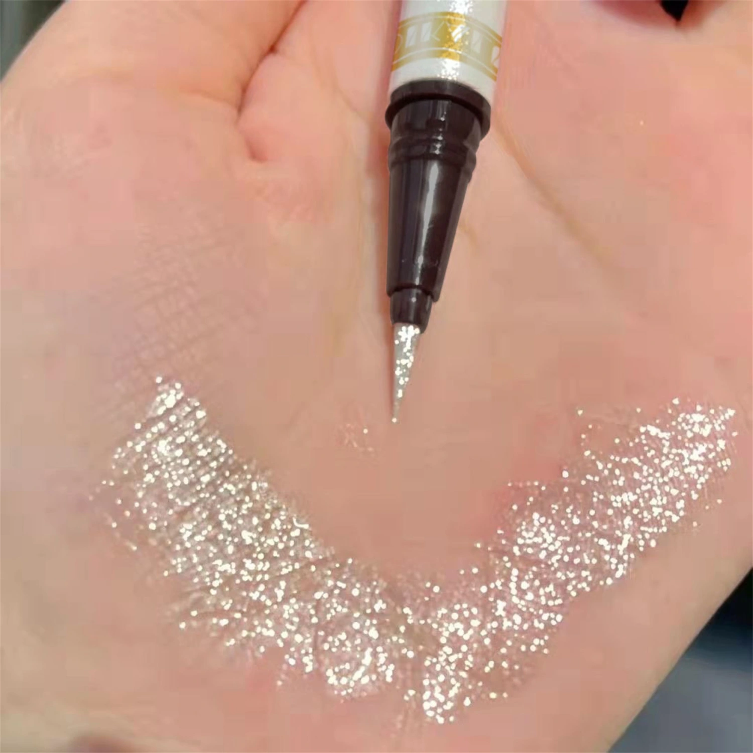 Under Eye Highlighter, 2-in-1 Liquid Eyeliner Glitter Lying Silkworm