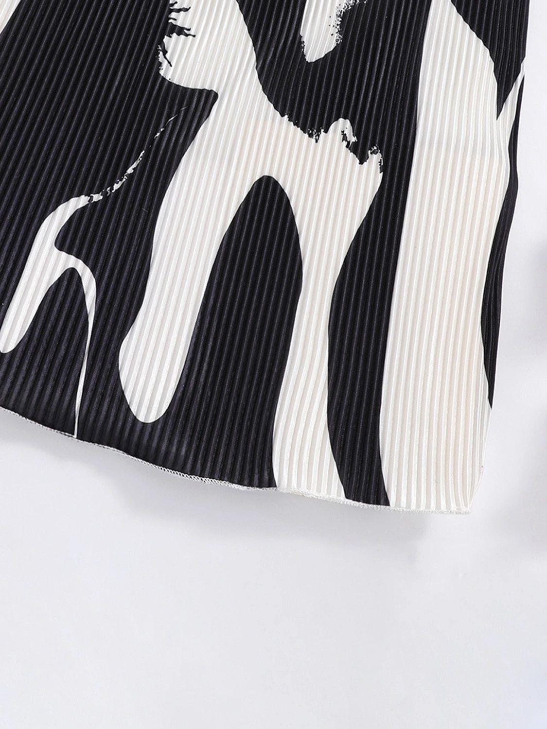 Girls Skirt Outfits Black Camisole Abstract Pattern Print Skirt