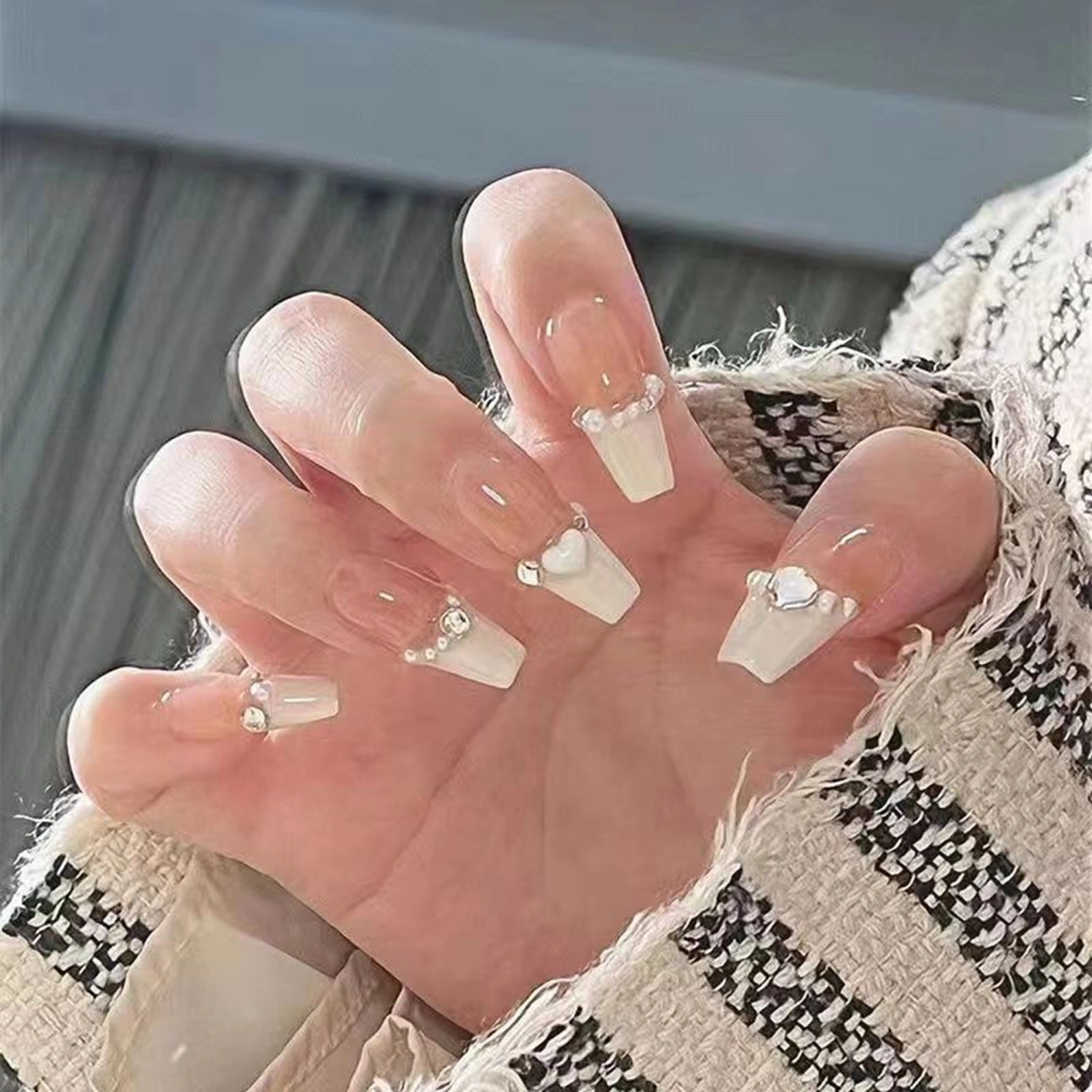 Press on Nails Set Cute Natural Heart Pearl False Nail for Women