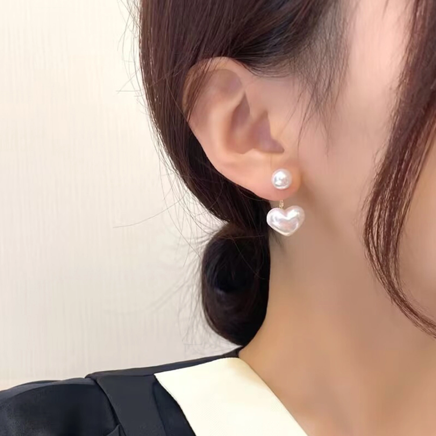 2 Pcs Pearl Earrings, Heart-Shaped Pearl Earrings Stud Earrings 