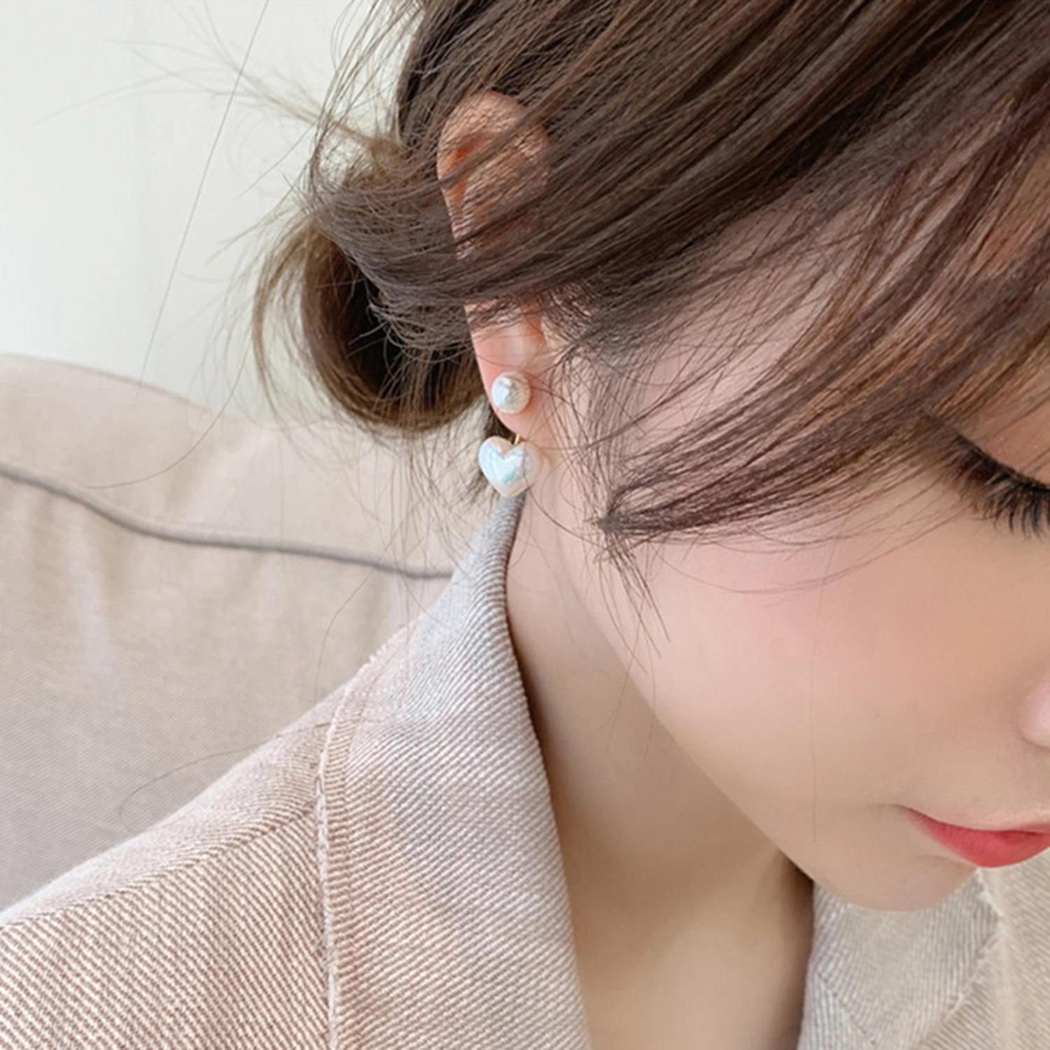 2 Pcs Pearl Earrings, Heart-Shaped Pearl Earrings Stud Earrings 