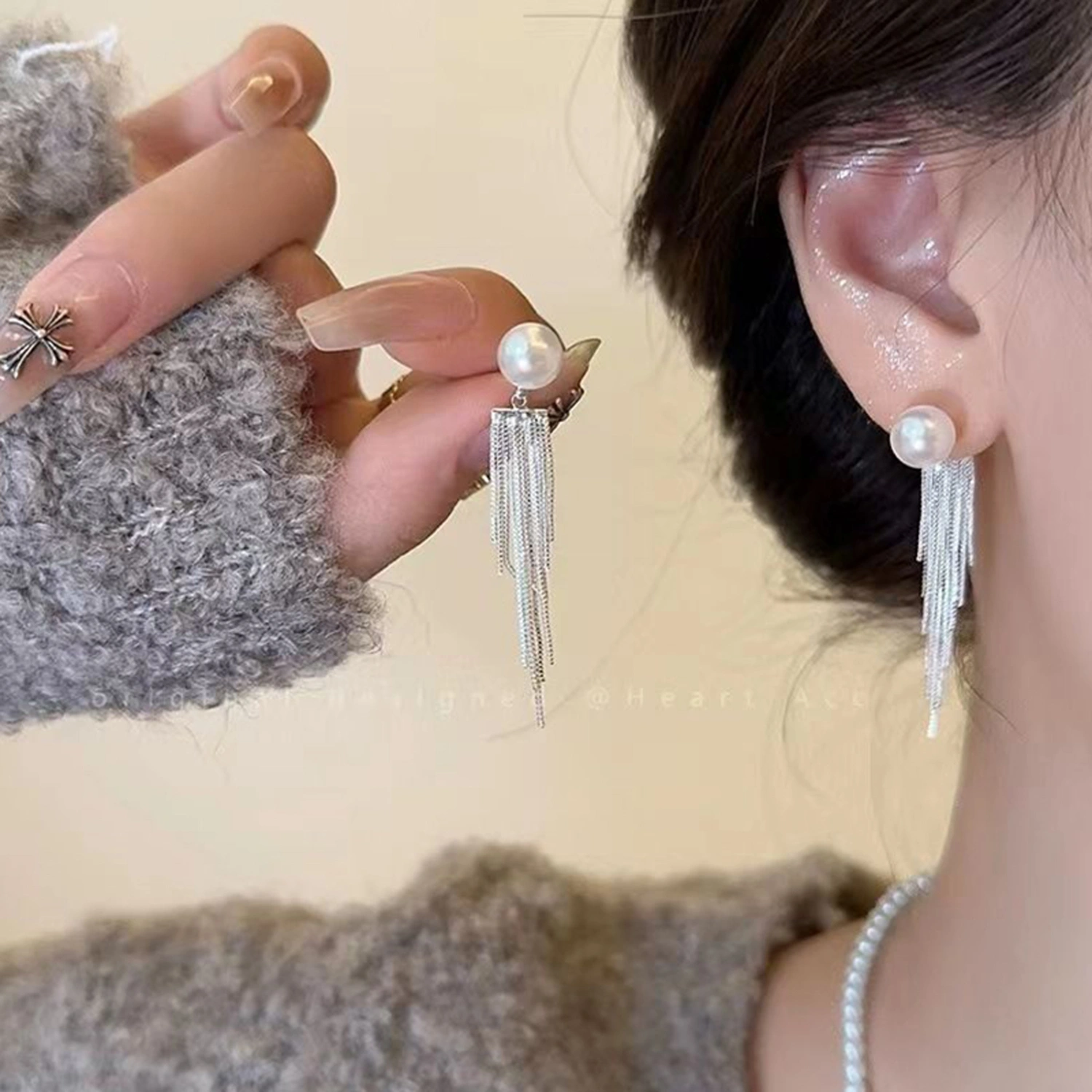 Women’s Pearl Stud Earrings Lightweight Tassel Drop Dangle Earrings