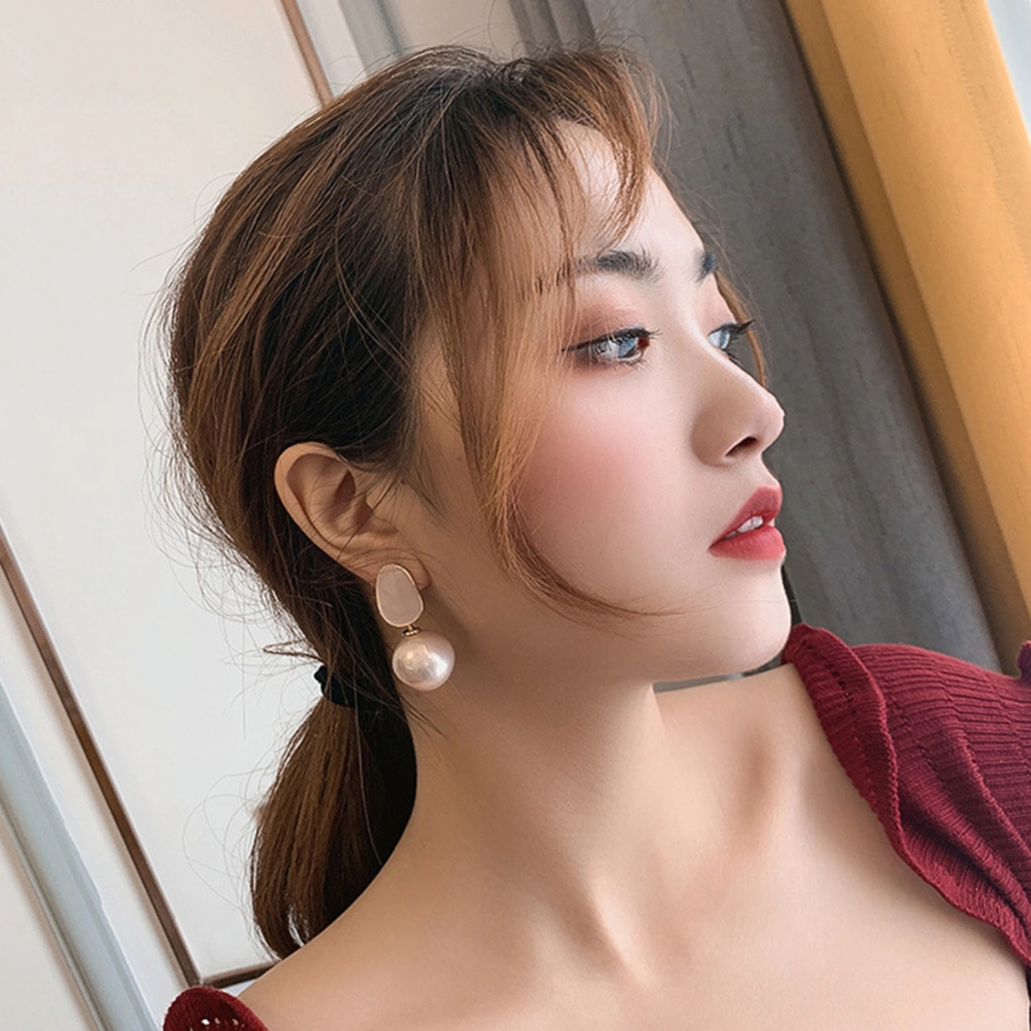 Women’s Vintage Pearl Earrings Lightweight Elegant Drop Dangle Earring