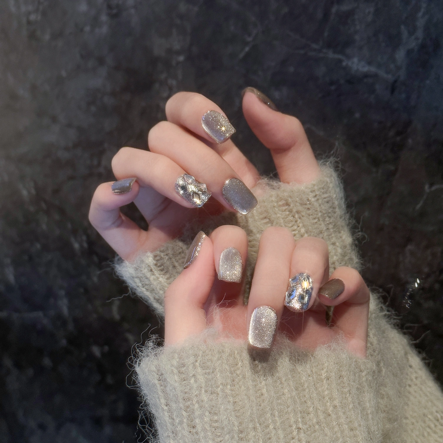 Sparkly Press on Nails Set Soft Rhinestone Stick on Fake Nails Artificial Nails