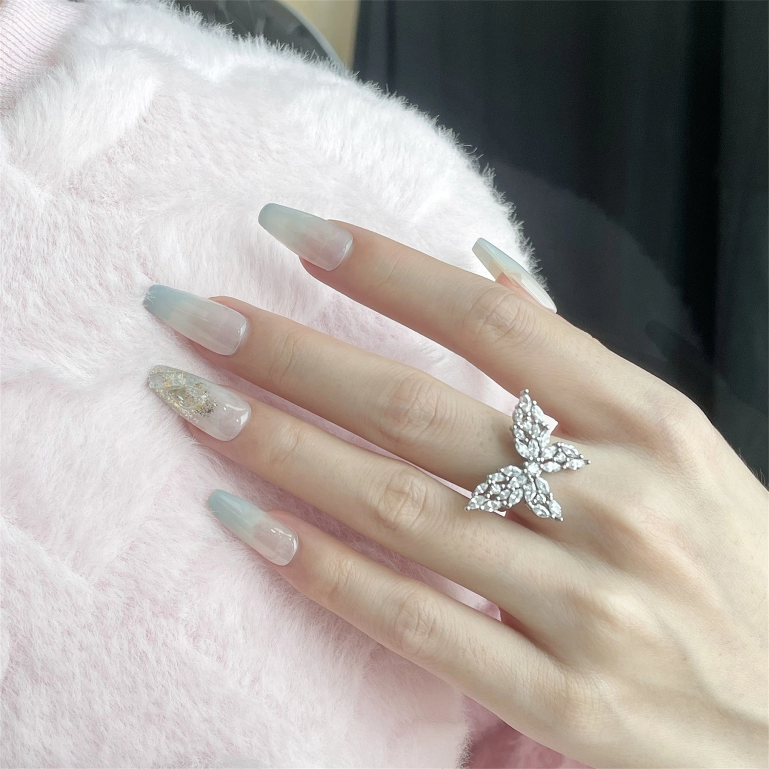 Press on Nails Set Cute Soft Stick on Fake Nails Artificial Nails
