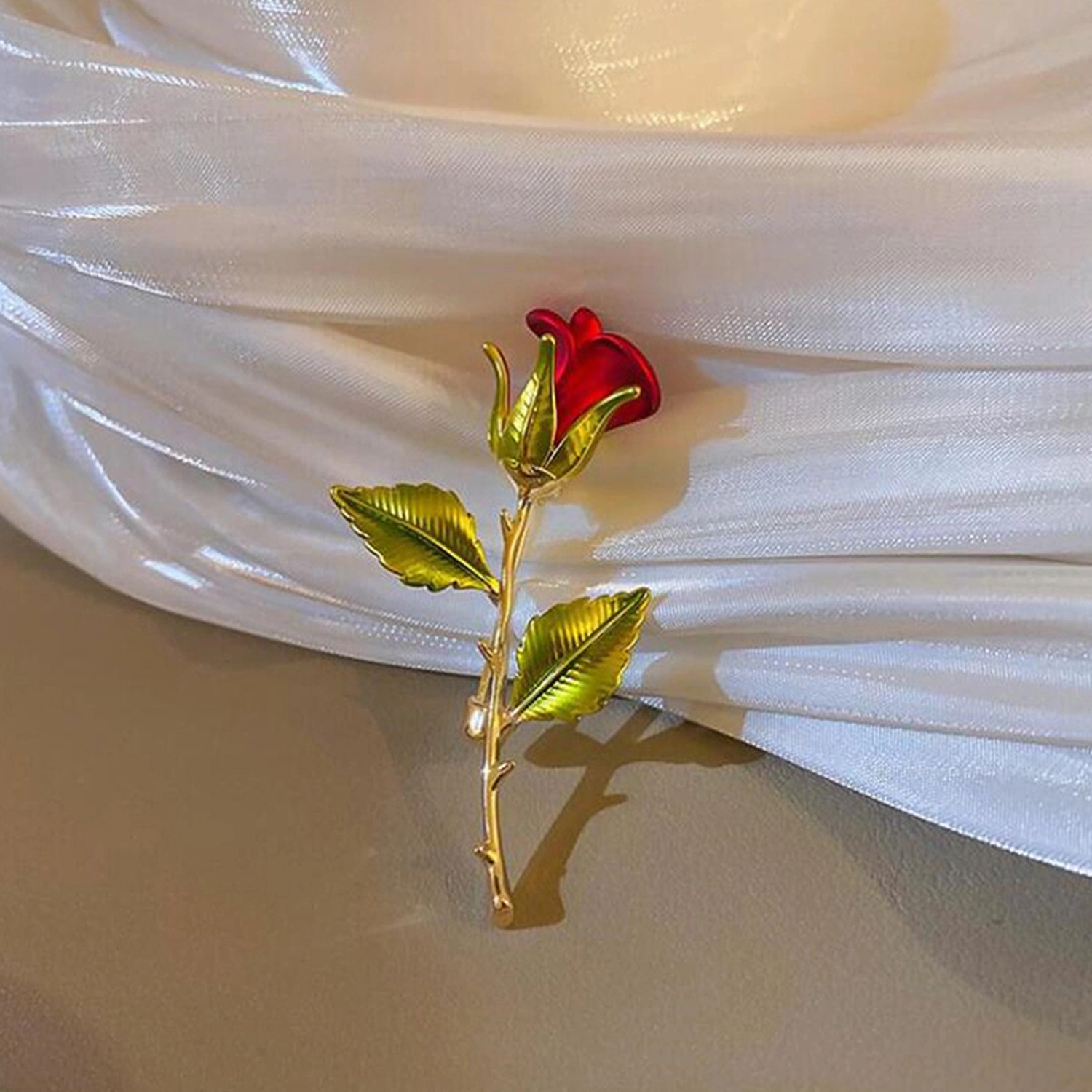 Women Flower Brooch, Vintage Elegant Brooch Pin Styling Jewelry