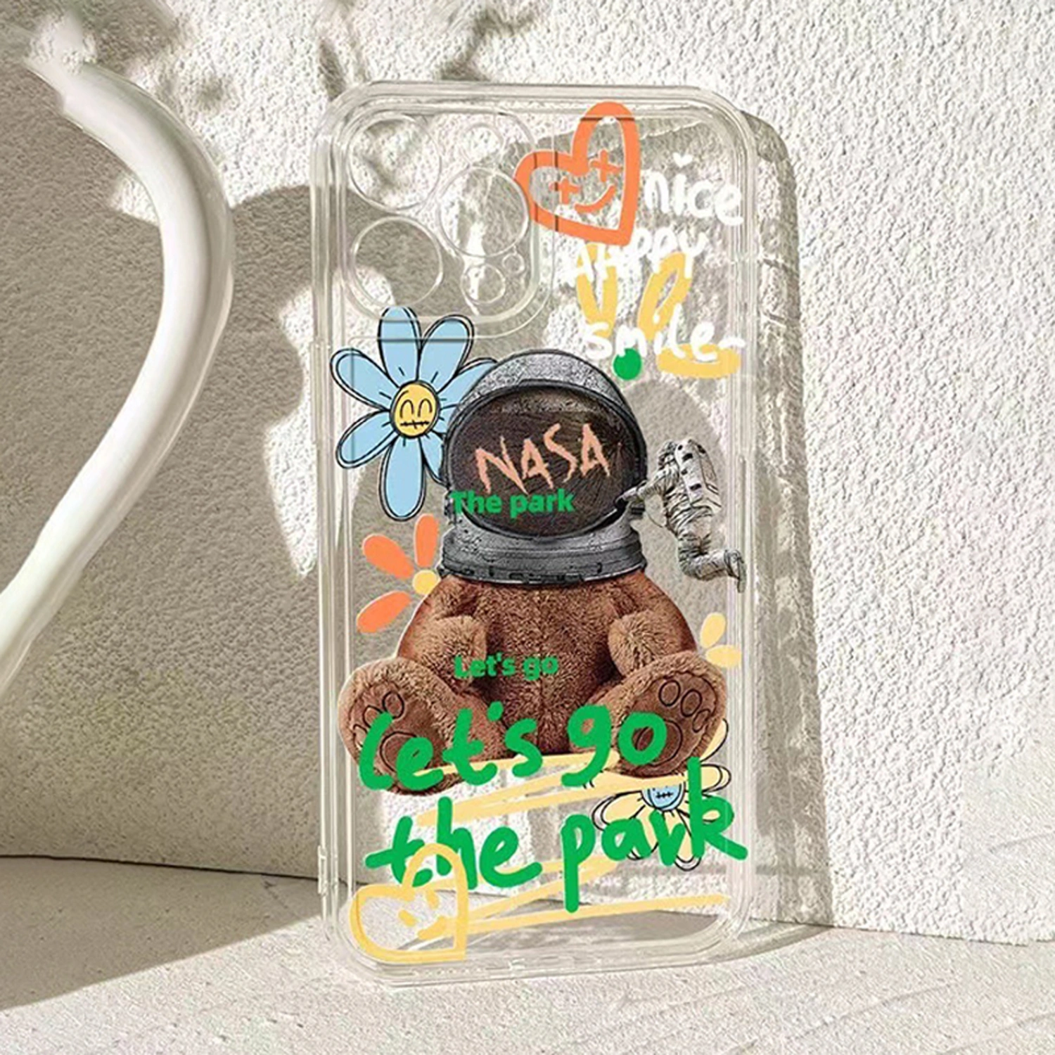 TPU Graffiti Bear Cell Phone Case Phone Cover for iPhone11/12/13/14/15