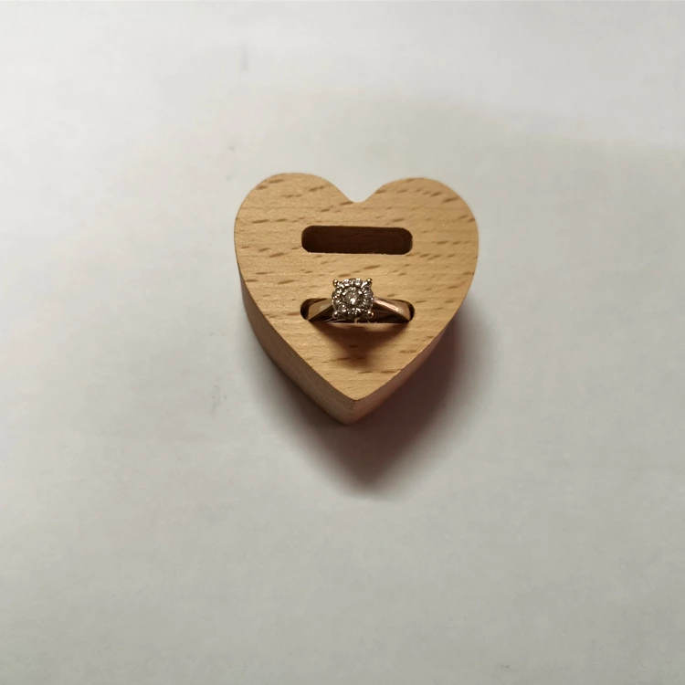 2pcs Heart Shaped Ring Display Stand Wooden Wedding Ring Holder Engagement Ring Display Rack