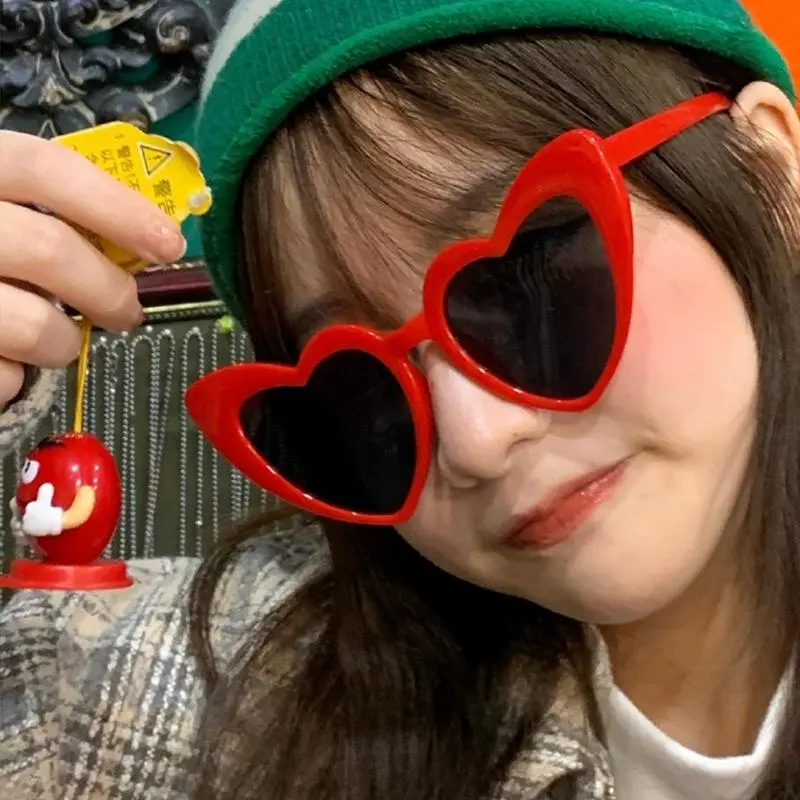 Women's Fashion Love Sunglasses Trendy Heart Shape Frame Slim Sunglasses UV400 Personalized Sunglasses for Women