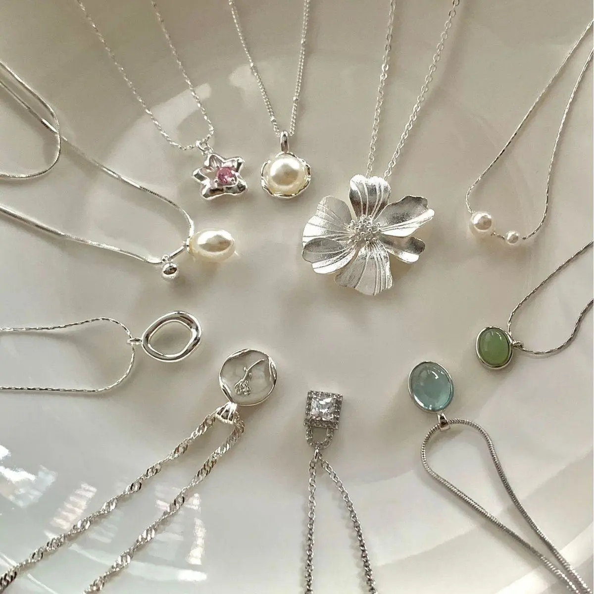 Delicate Zircon Pendant Necklace Simple Necklaces Everyday Jewelry for Women Pearl Necklace Clavicle Chain