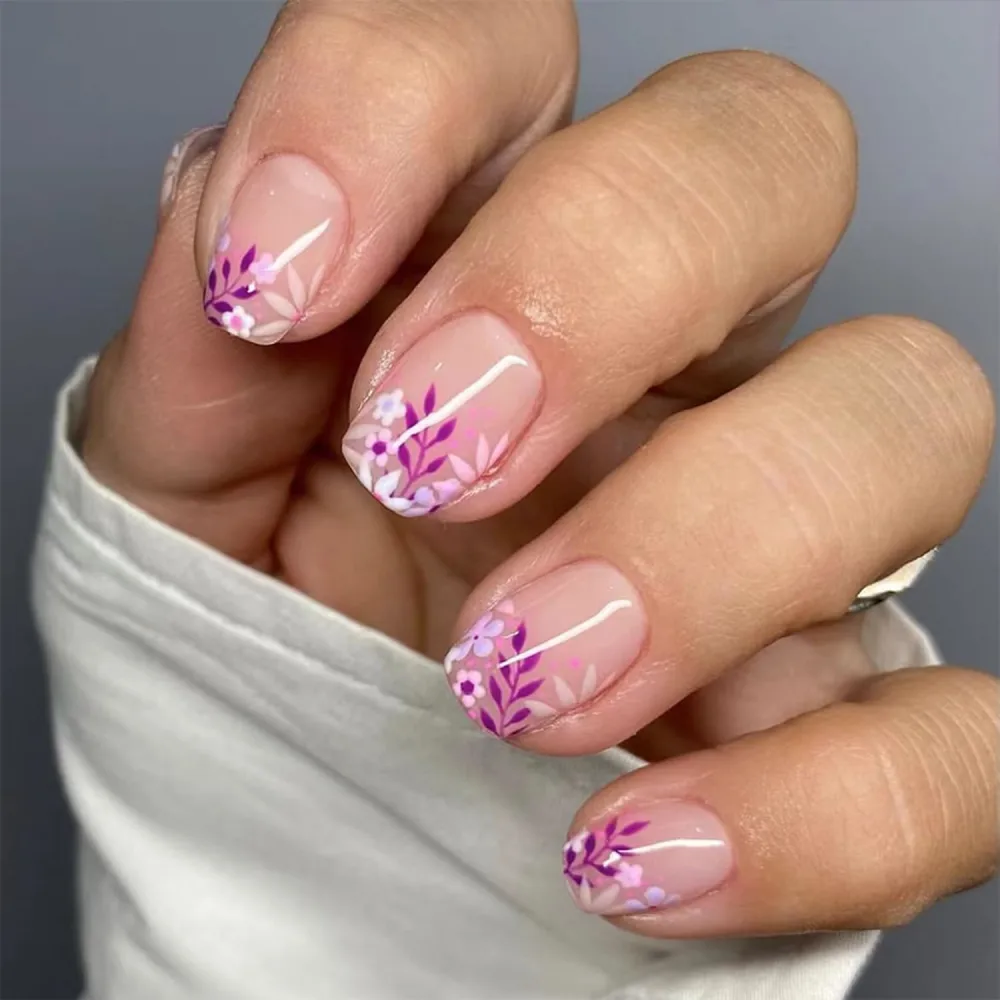 24Pcs Square Press on Nails Short Petite Fake Nails Small Purple Flower Leaves Design False Nails Glossy Glue on Nails Nude Acrylic Nails Spring Summer Nail Art for Women Girls Manicure Decoration