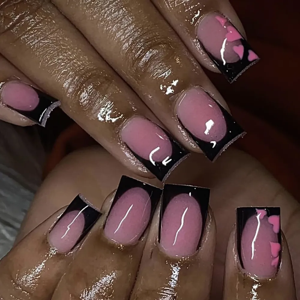 Valentines Press on Nails Short Square French Tip Petite Fake Nails Pink Full Cover Heart False Nails with Designs Black Nail Tip Glossy Glue on Nails Acrylic Artificial Nails for Women Girls 24Pcs