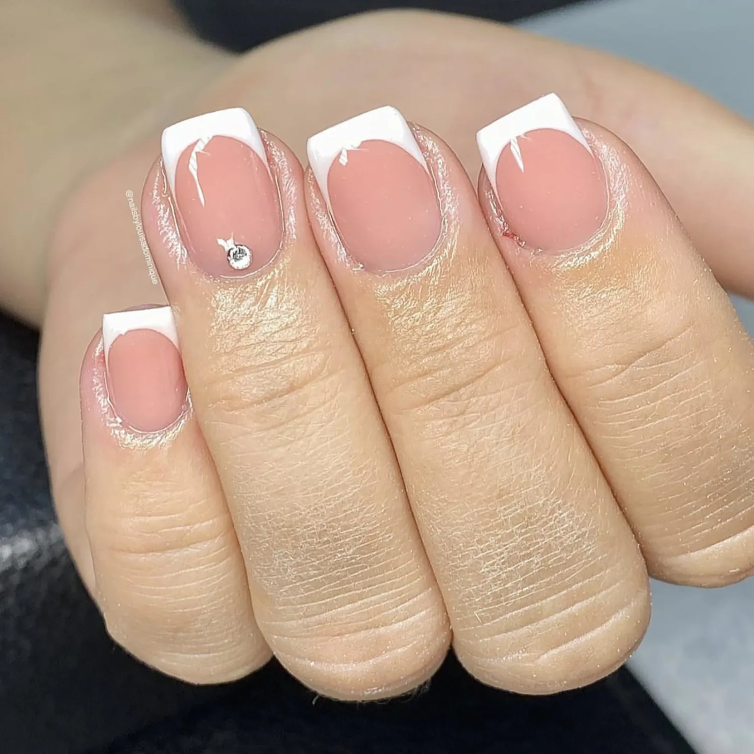 Short Press on Nails Square French Tip Fake Nails SWEKKE Nude Full Cover Rhinestones False Nails with Nail Glue Glossy Glue on Nails Acrylic Nails Manicure Artificial Nails for Women Girls 24Pcs