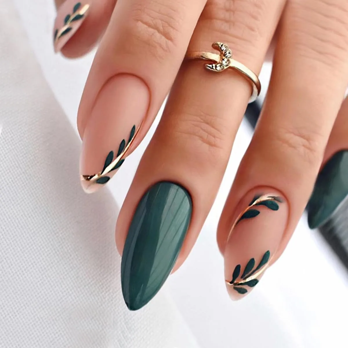 24 Pcs Dark Green Matte Press on Nails Almond - YEFIUO French Short Almond Fake Nails Press ons Nail Tips with Design Full Cover False Nails Glue on Nails Stick on Nail Artificial Acrylic Nail Art Kit