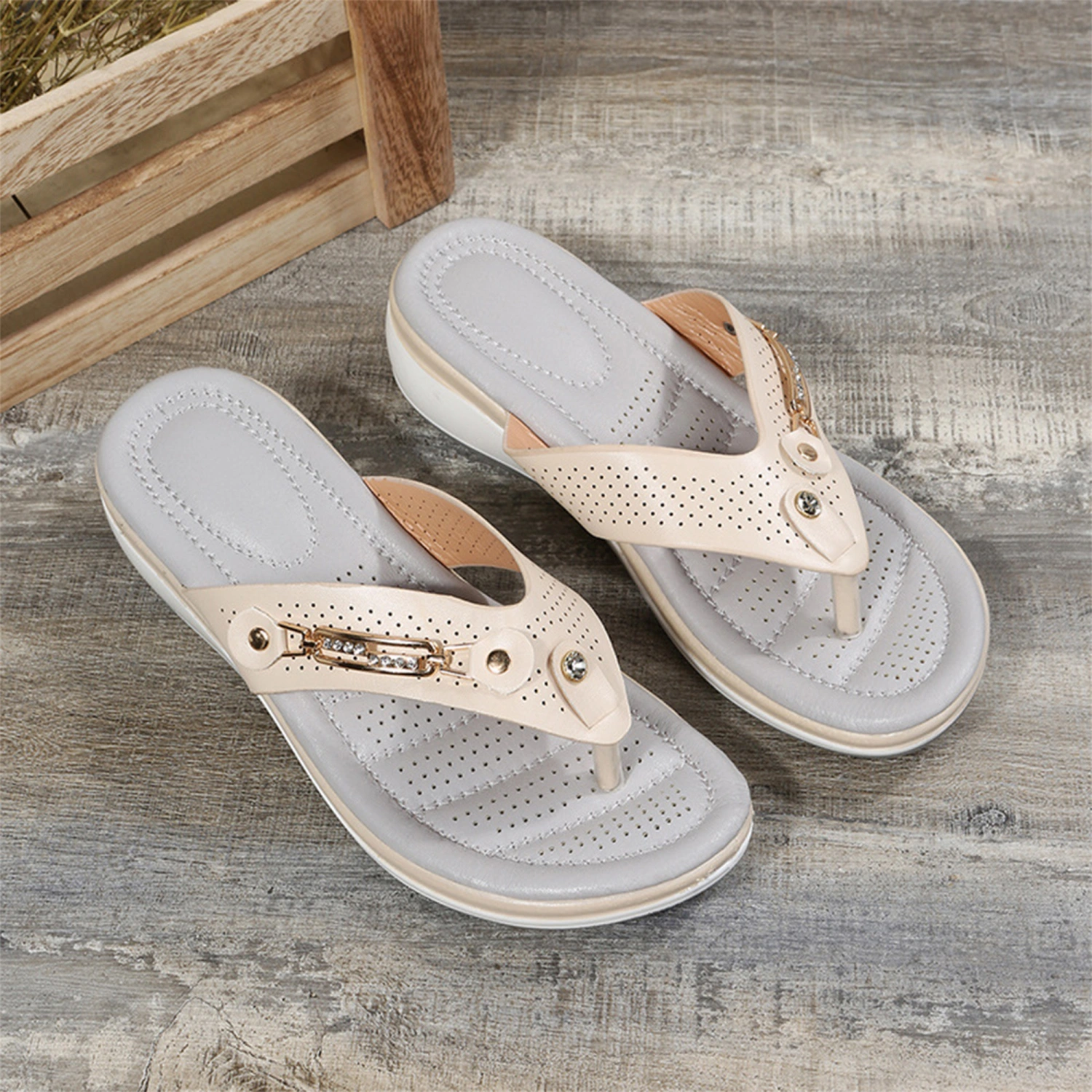 Women's Clip Wedge Slippers Rhinestone Metal Buckle Flip-Flops