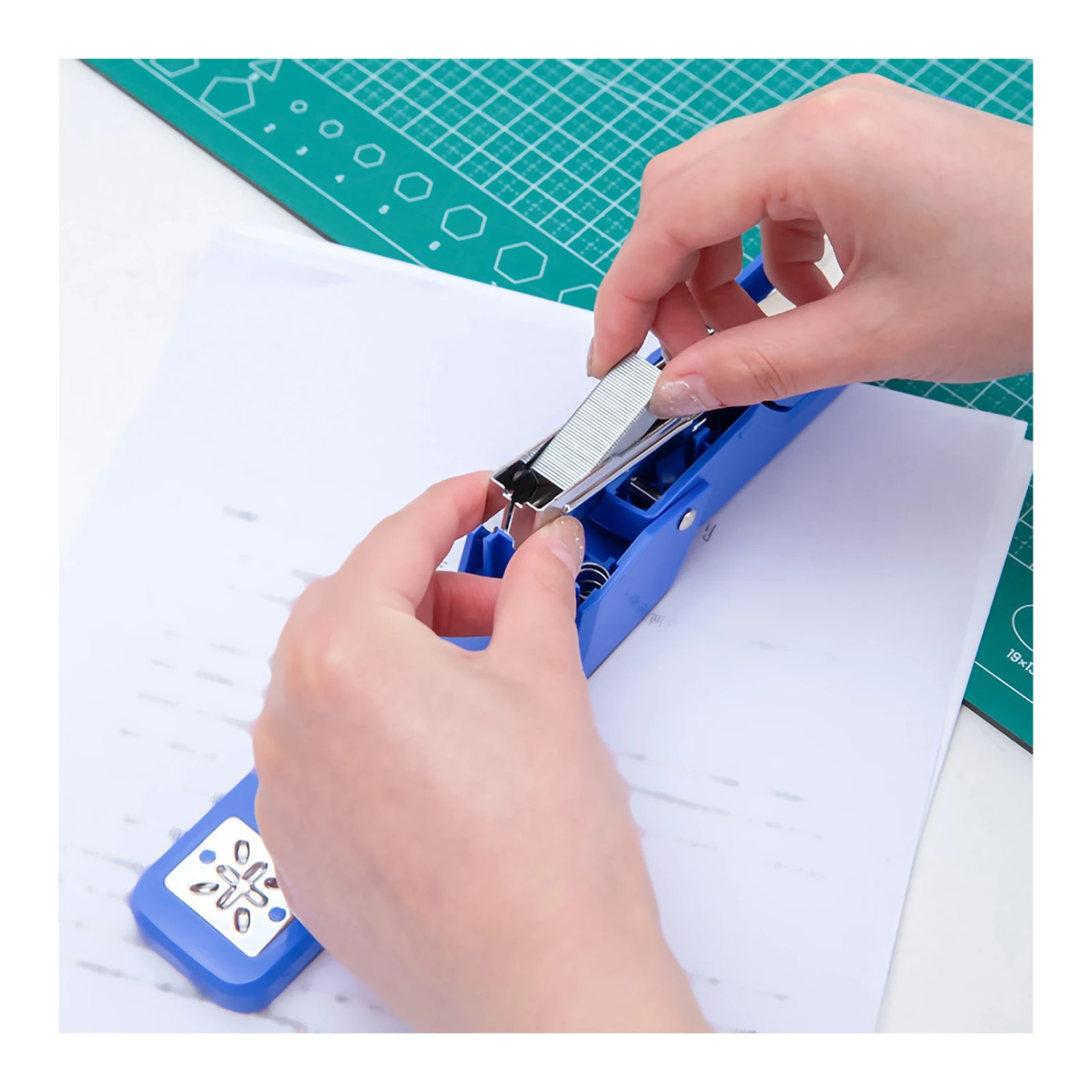 Swing Stapler ABS Metal Material 50 Pcs Paper Fastener 20 Sheets Capacity Desktop Staplers for Office School Blue
