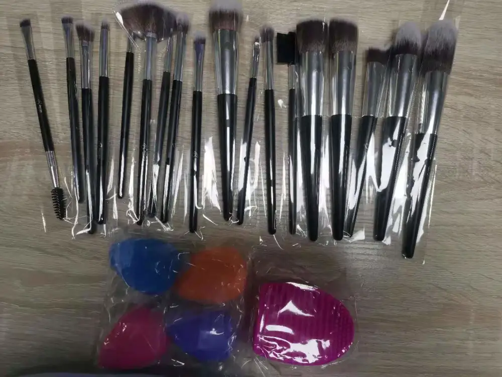 18 Pcs Makeup Brush Set Eyeshadow Lip Brush Face Cosmetic Beauty Make Up Tool Set