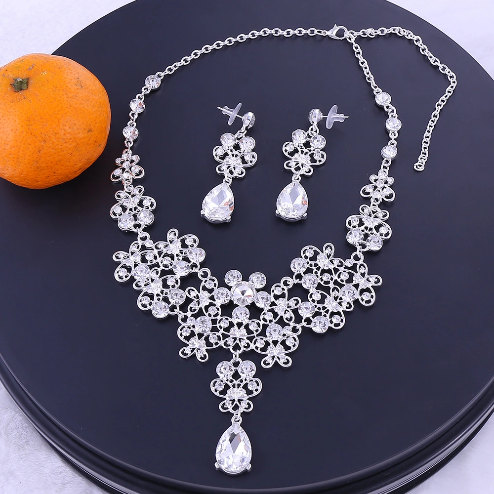 Wedding Jewelry Set Shining Silver Elegant Earrings Necklace Set for Bridal Birthday Party Necklace Earrings