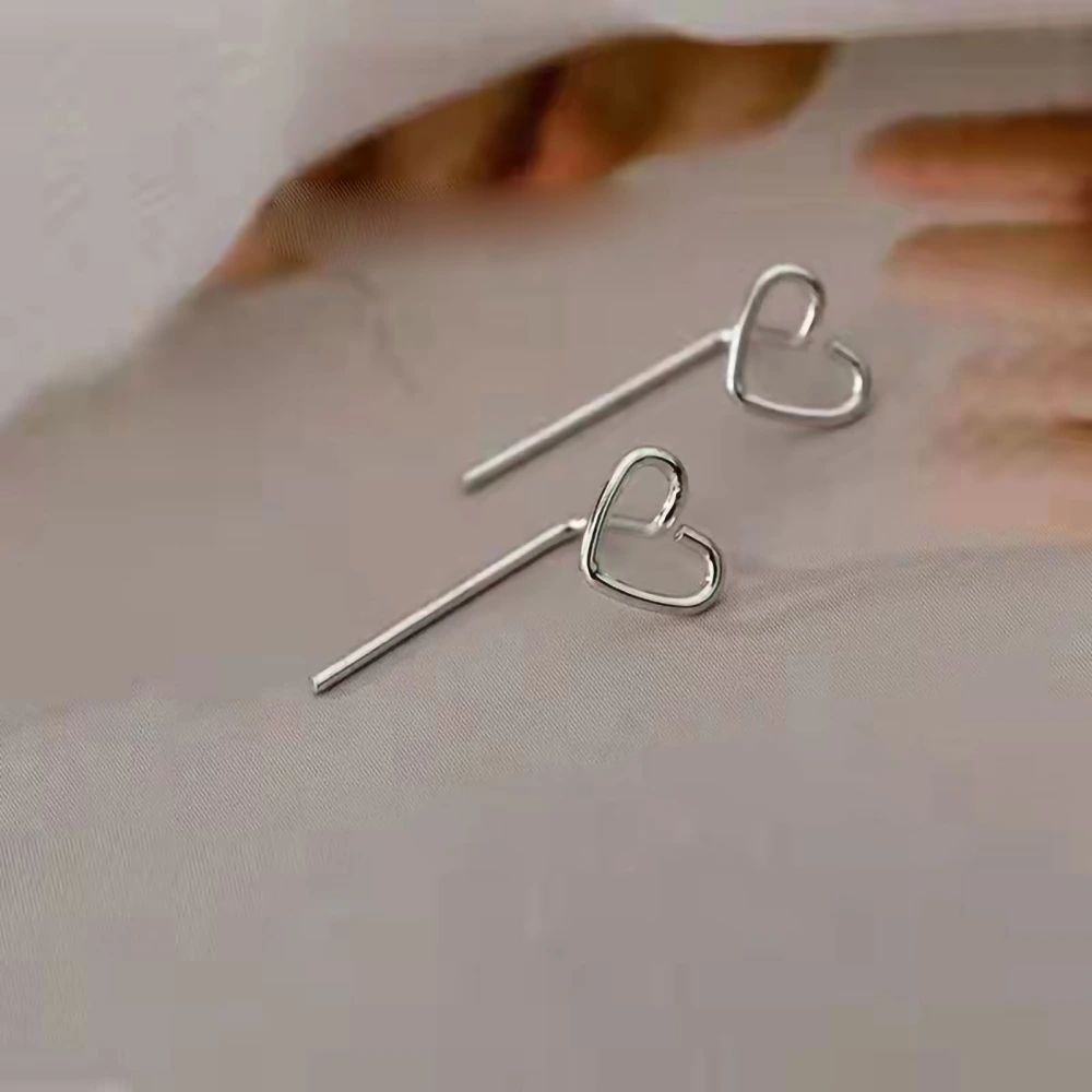 Heart Shaped Stud Earrings Shiny Stylish Exquisite Design Alloy Fashionable Stud Earrings for Daily Use Party Silver