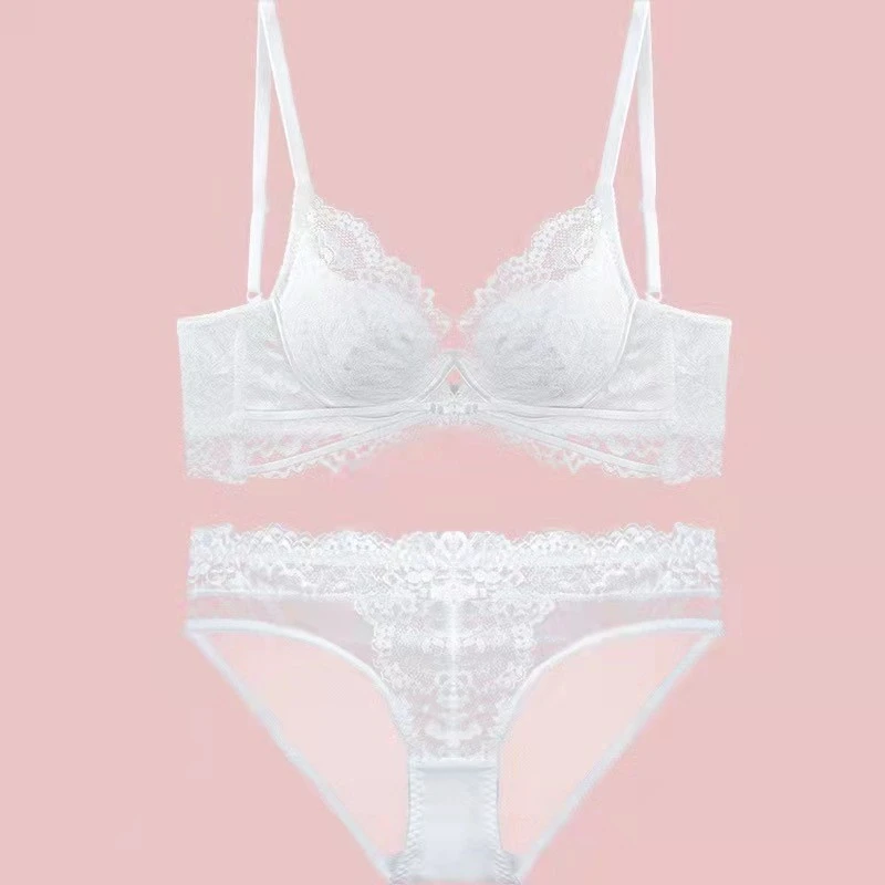 Women's Fashionable White Underwear With Big Breasts