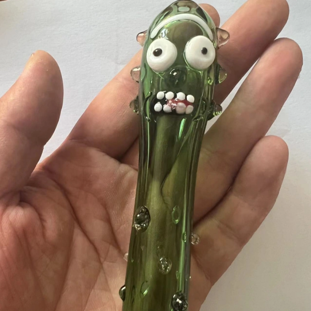 Minimalist Household Cartoon Cucumber Shaped Pipe