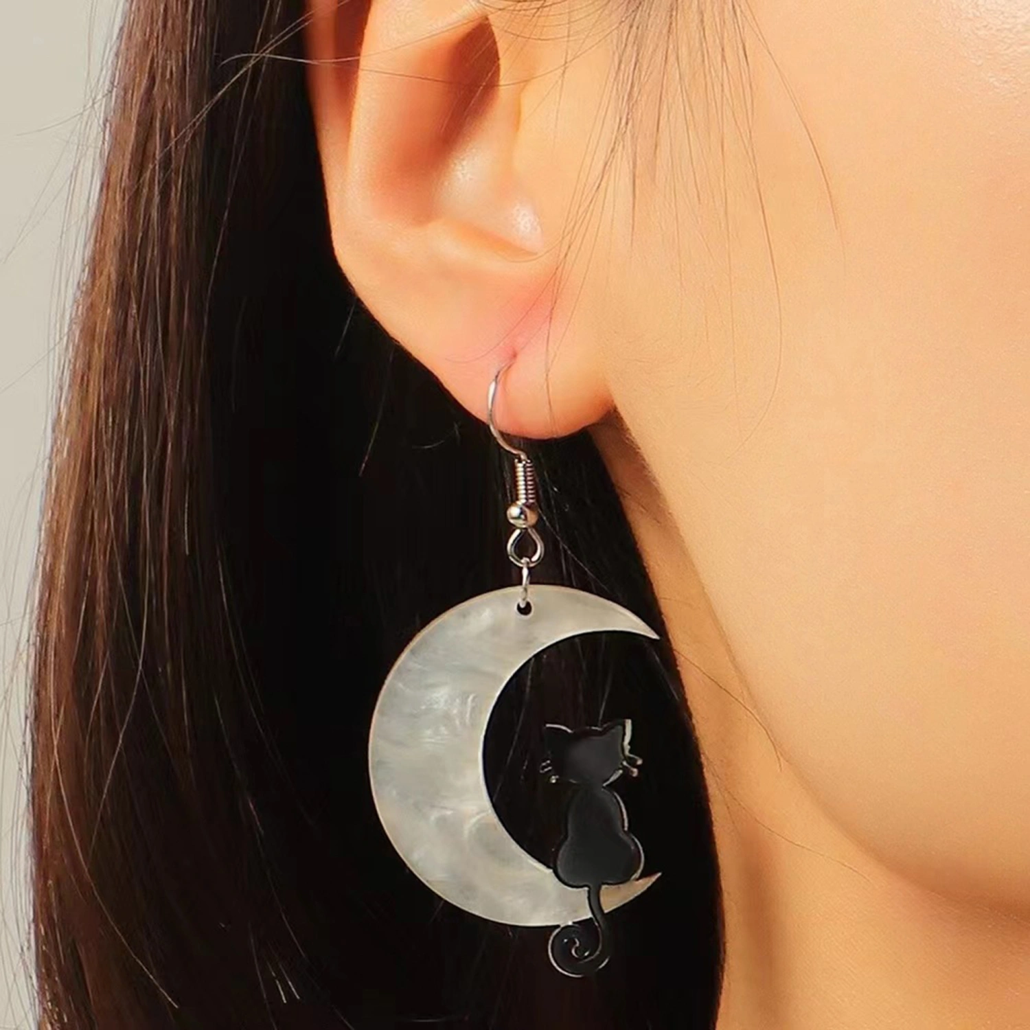 Black Cat on the Moon Earrings for Women Acrylic Cat Jewelry Accessory