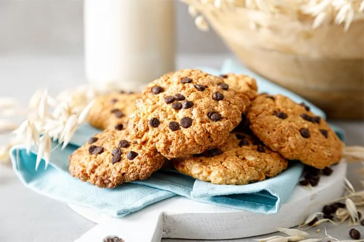 A Blend Above Chocolate Chunk Cookie Mix (Makes Appx. 36 Cookies), Choco-Chip Bliss: Indulgent Chocolate Chip Cookie Mix, Quick and Easy to Make, 10 Minute Prep, Large Chocolate Chips