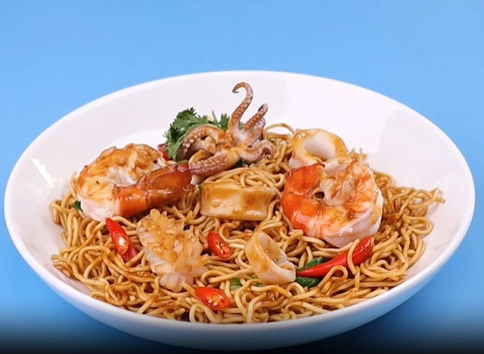 Bayin Instant Noodles - Non Fried - Dry 3.53oz (100g) Pack of 2 (Seafood Flavored, 2)