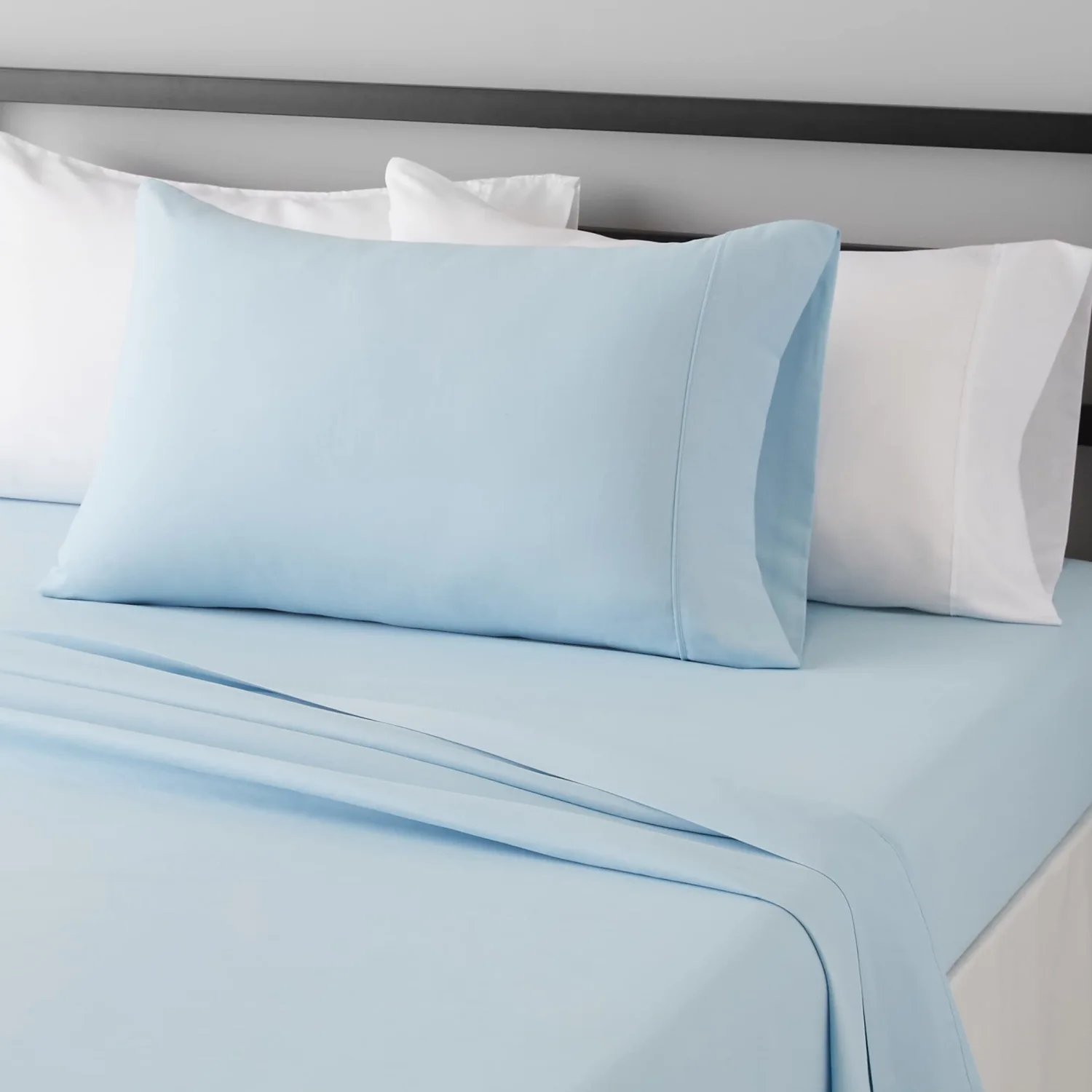 Amazon Basics Lightweight Super Soft, Cooling and Breathable Easy Care Microfiber 3-Piece Bed Sheet Set with 14-Inch Deep Pockets, Twin, Light Blue, Solid