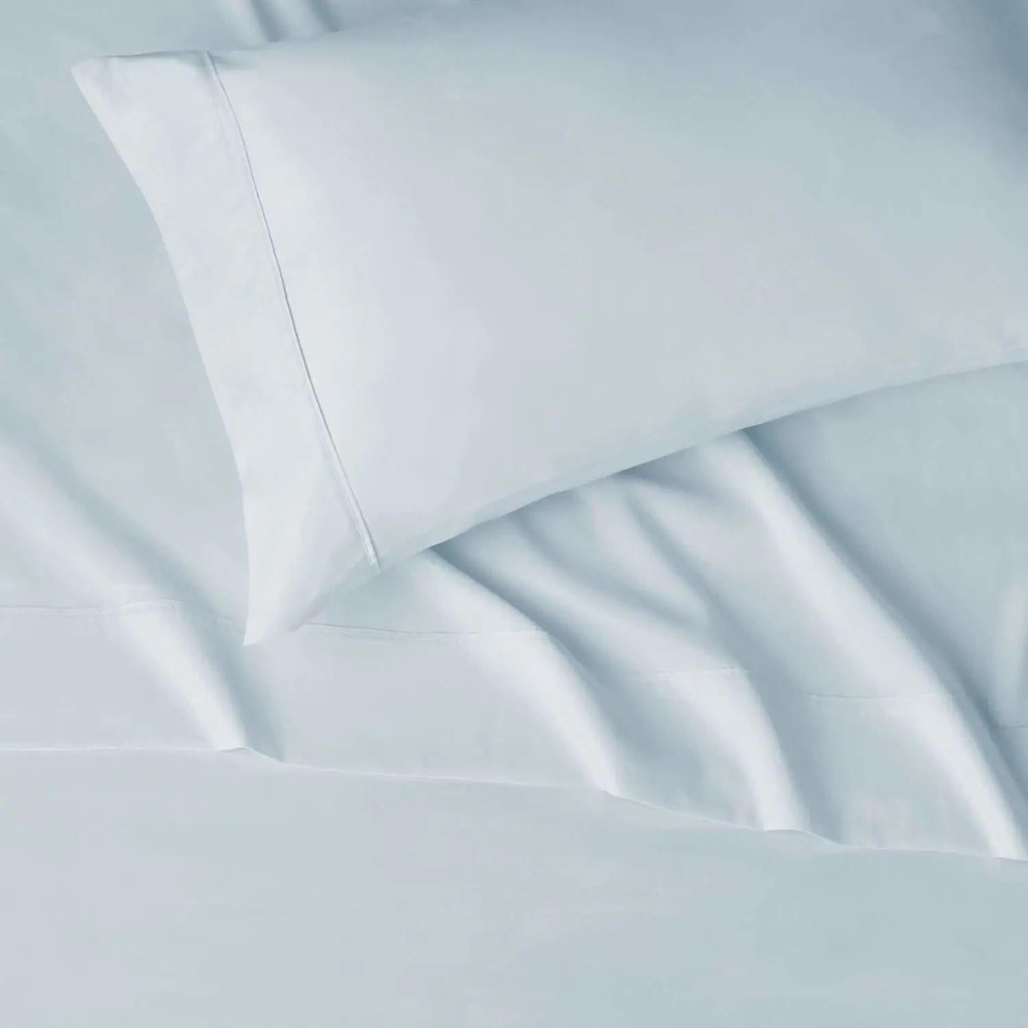 Amazon Basics Lightweight Super Soft, Cooling and Breathable Easy Care Microfiber 3-Piece Bed Sheet Set with 14-Inch Deep Pockets, Twin, Light Blue, Solid