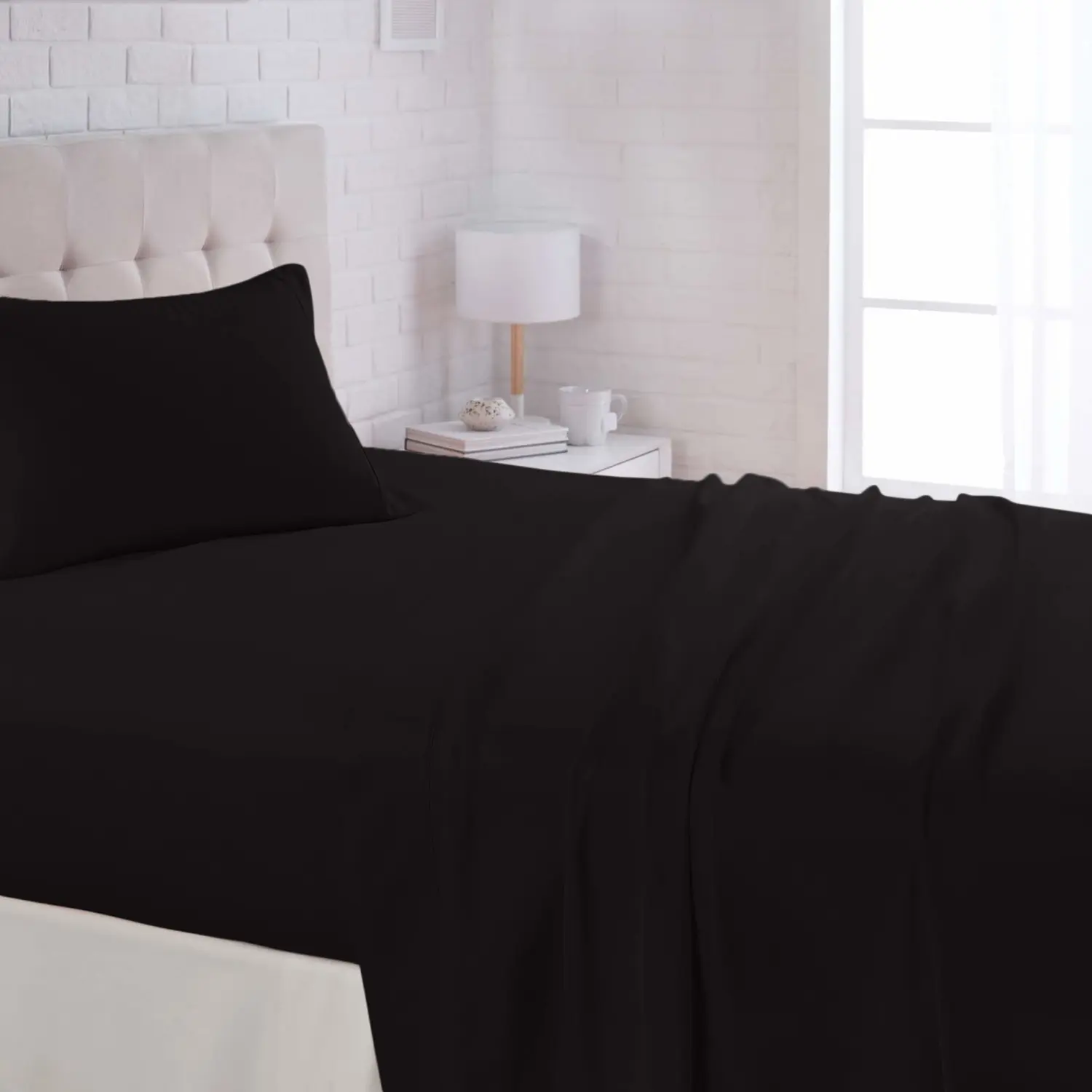 Amazon Basics Lightweight Super Soft Breathable Microfiber 3-Piece Bedding Bed Sheets Set with 14-Inch Deep Pockets, Wrinkle Resistant, Easy Care, Twin, Black, Solid