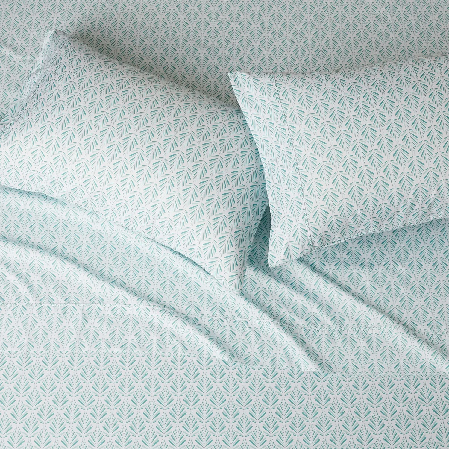 Amazon Basics Lightweight Super Soft Easy Care Comfortable Microfiber 4-Piece Bed Sheet Set with 14-Inch Deep Pockets, Queen, Aqua Fern, Printed