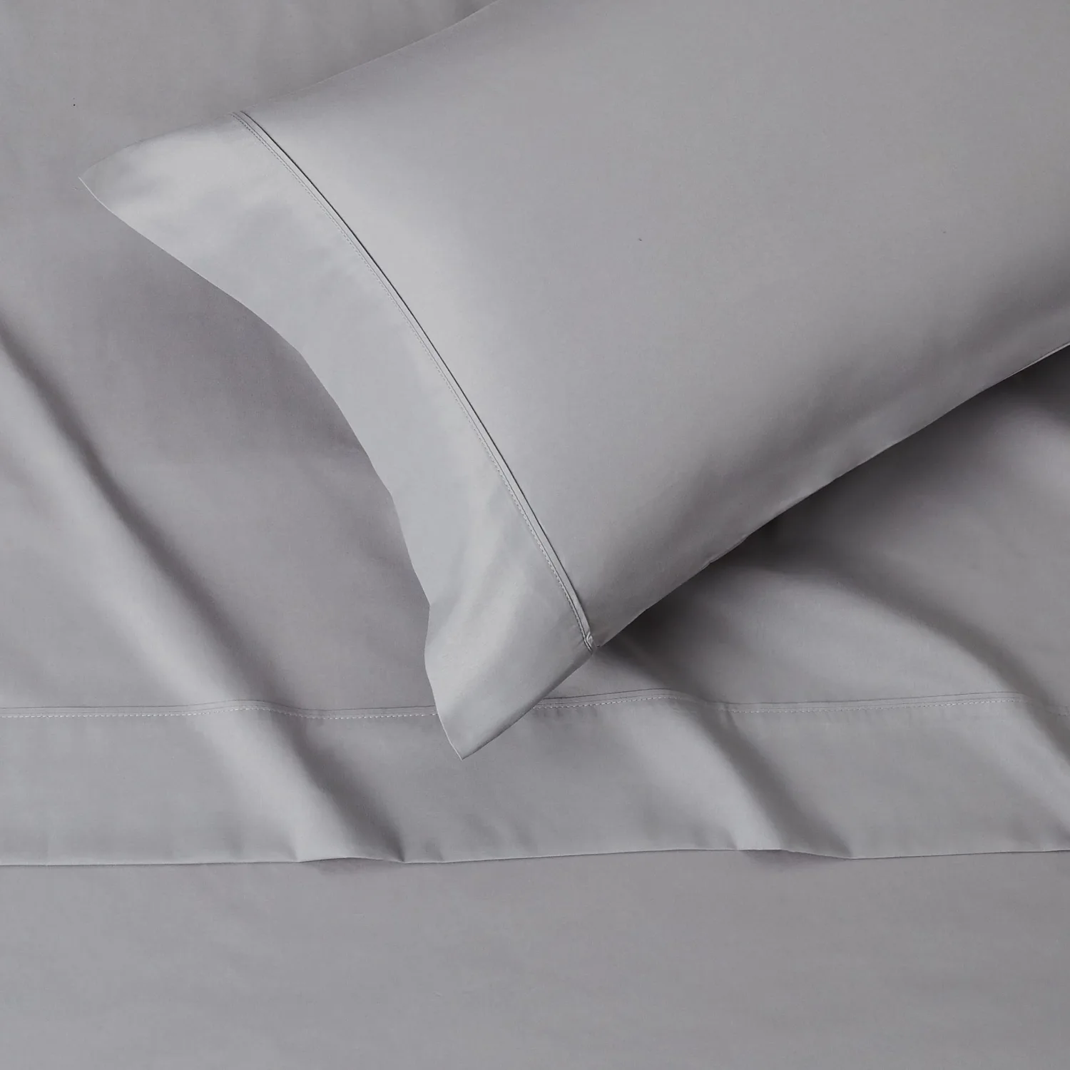 Amazon Basics Lightweight Super Soft, Breathable Easy Care Microfiber 3 Piece Bed Sheet Set with 14-Inch Deep Pockets, Twin, Dark Gray, Solid