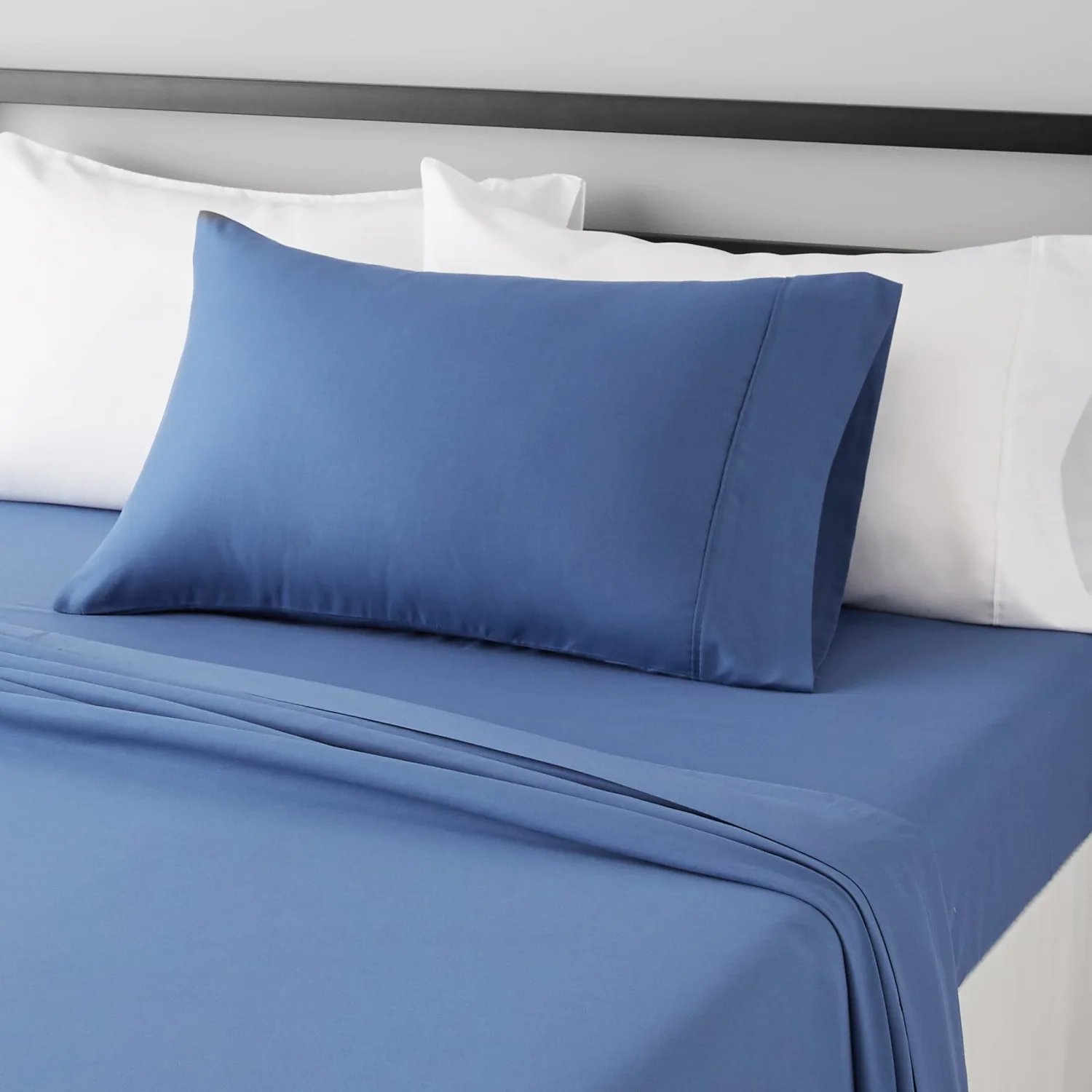 Amazon Basics Lightweight Super Soft Easy Care Wrinkle Free Breathable Microfiber 3-Piece Bed Sheet Set with 14-Inch Deep Pockets, Twin, Dutch Blue, Solid