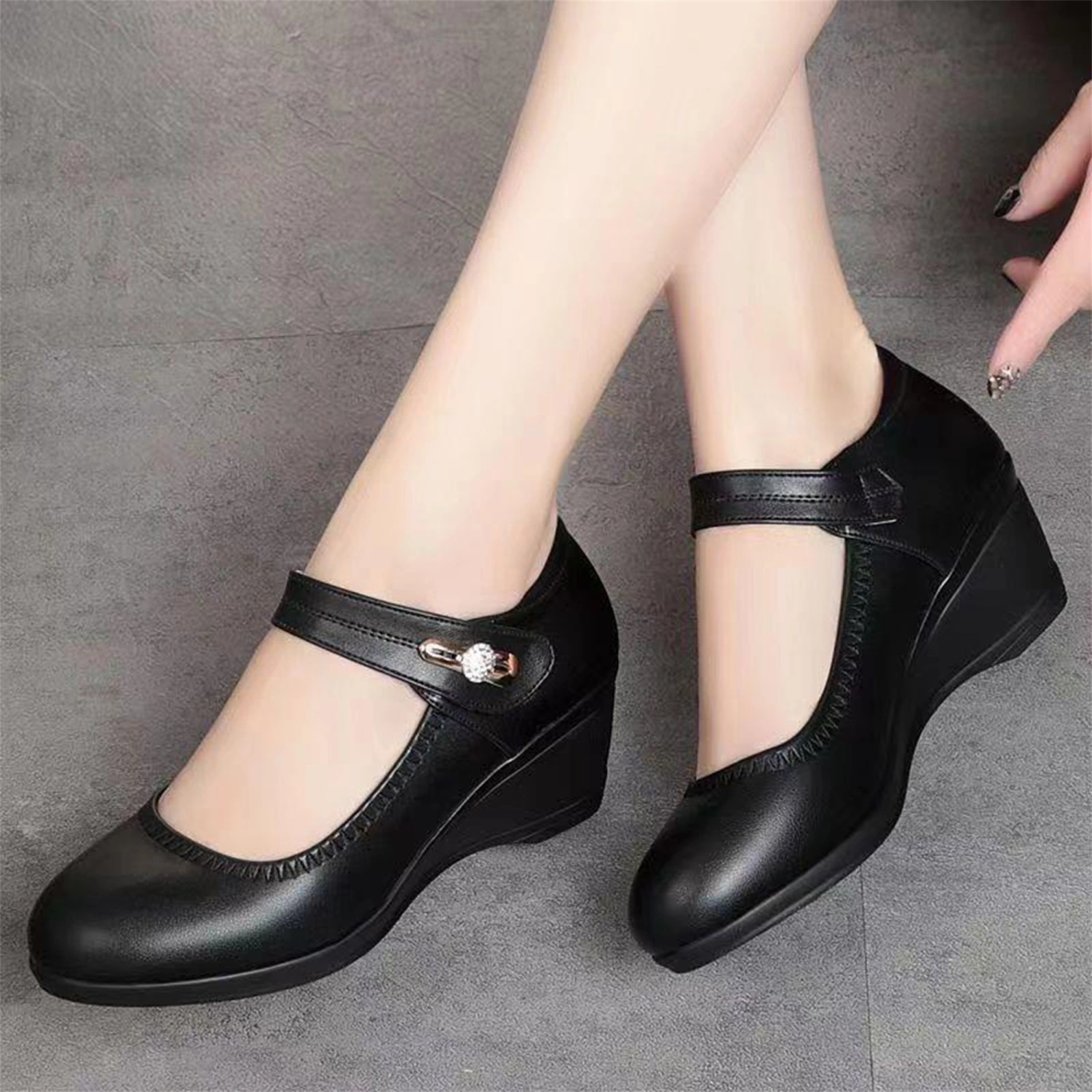 Women Low Wedge Sandals Closed Toe Non-slip Soft Sole Sandals