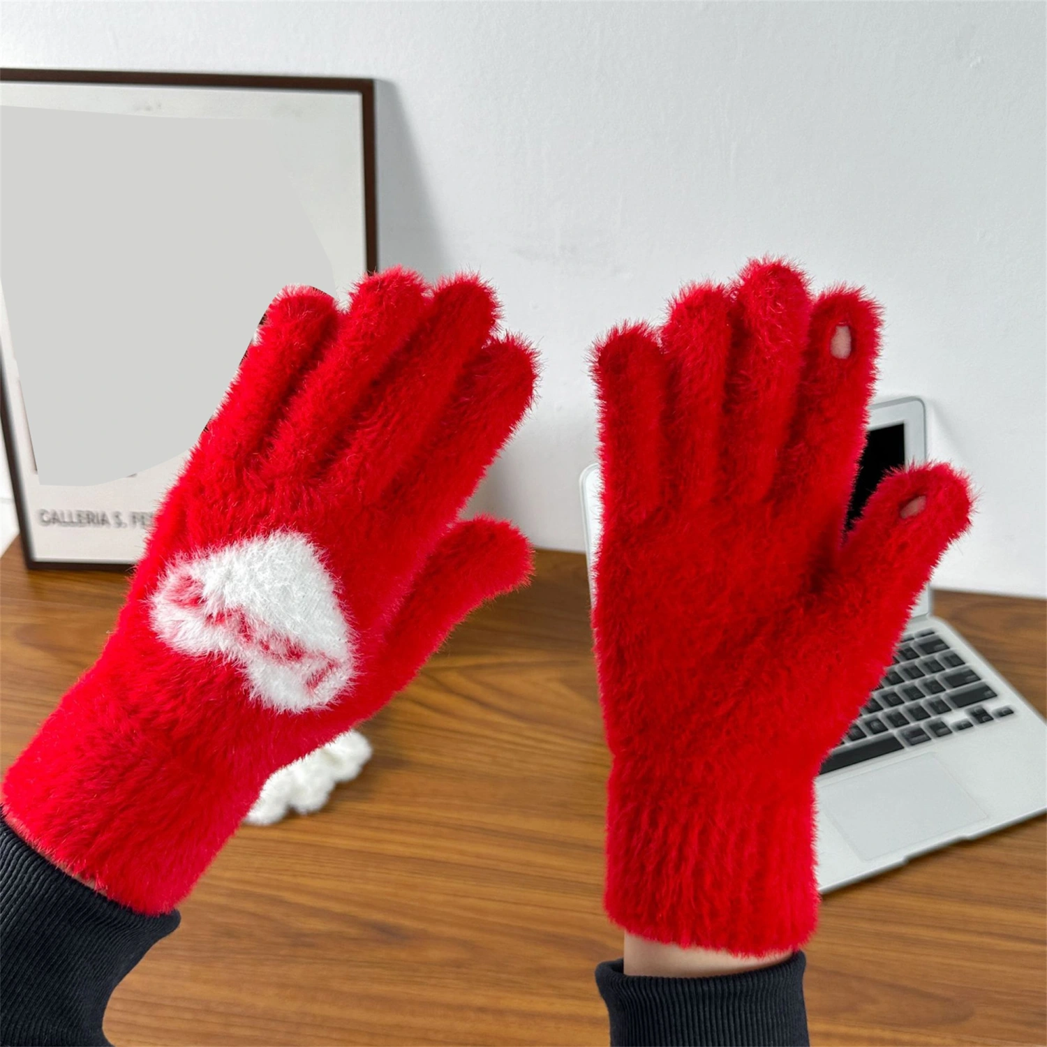 Women Knitted Touchscreen Gloves Heart Print Gloves with Finger Holes