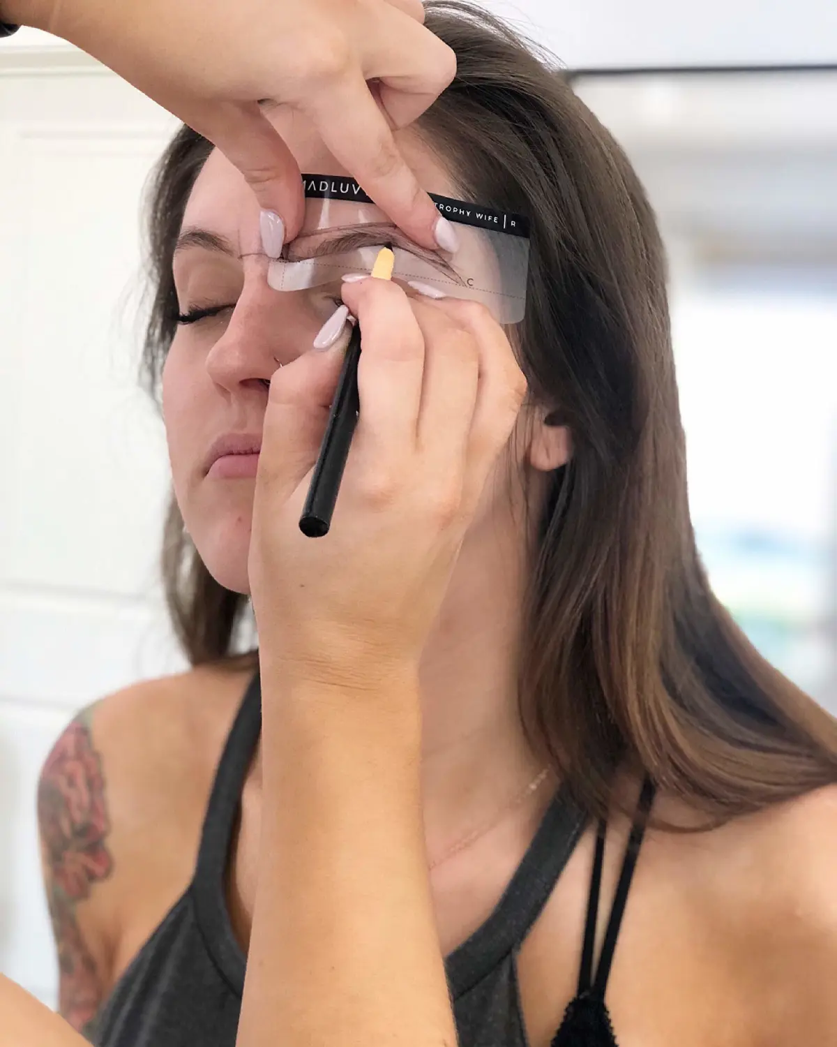 MADLUVV Brow Boss Brow Mapping Pre-draw Pencils and Sharpener, For Professional Brow Artists, Precise Line and Wax-Based Stays On During Procedure – 6 Pack