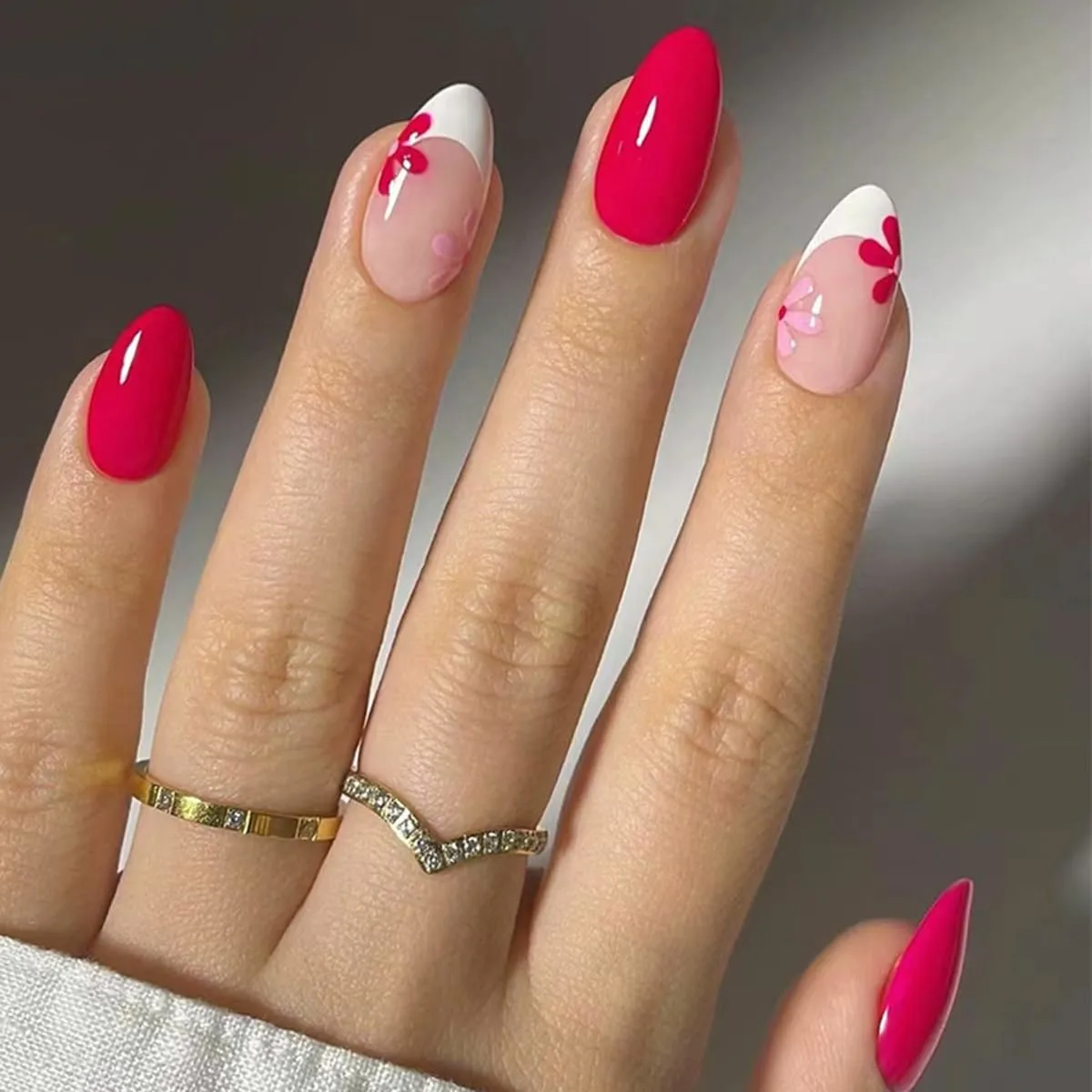30 Pcs Red Press on Nails Short Almond - YEFIUO White French Fake Nails Press ons Nail Art Tip Glue on Nails with Flowers Design Full Cover False Nails Stick on Nails Artificial Acrylic Nail Kit Women