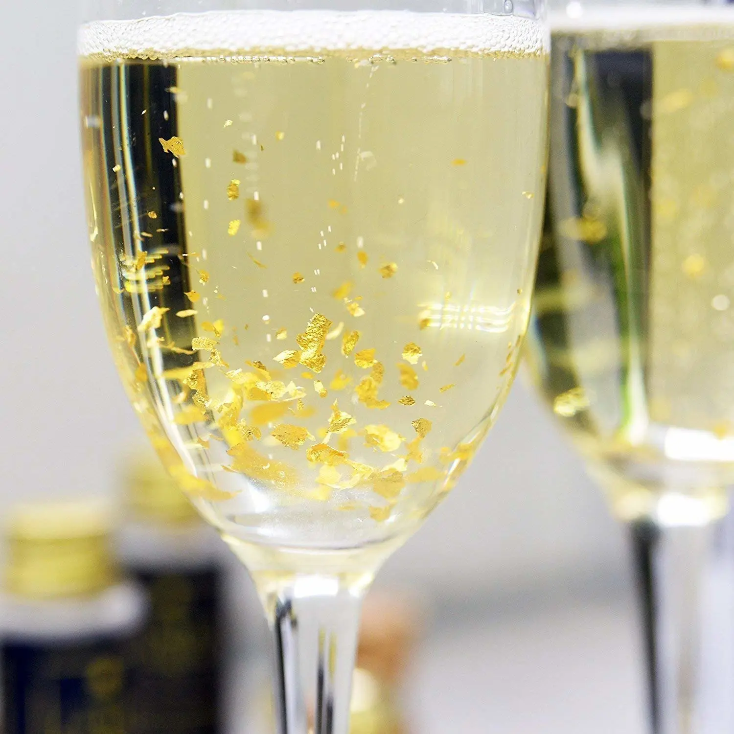 Barnabas Blattgold Edible Genuine Gold Leaf for Drinks - Edible Gold Flakes, Gold Flakes, Gold Flakes edible for food (Drinks) 1 pack