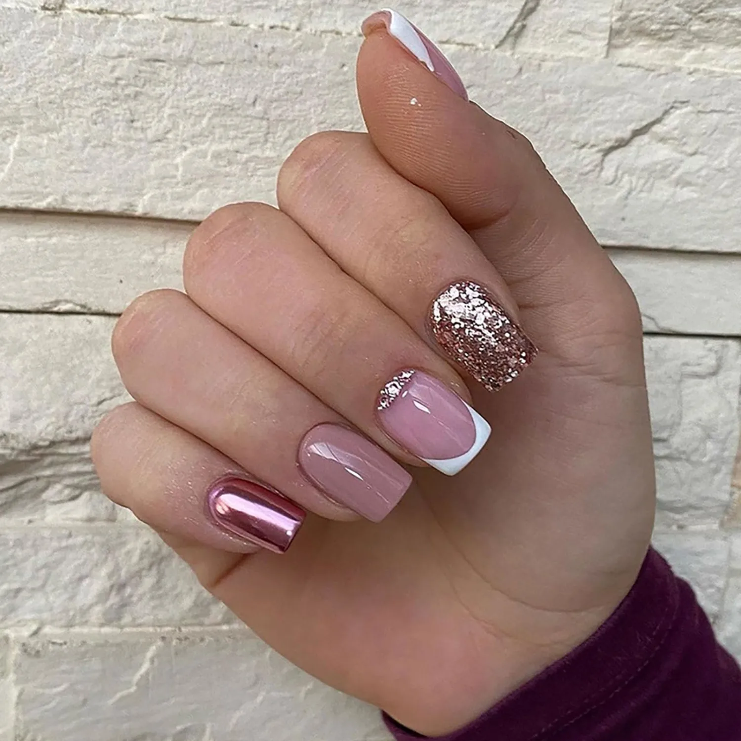 24 Pcs Press on Nails, Sunjasmine Fake Nails with Designs, Acrylic Nails False Nails with Nail Glue for Women (Short Nude French Glitter)