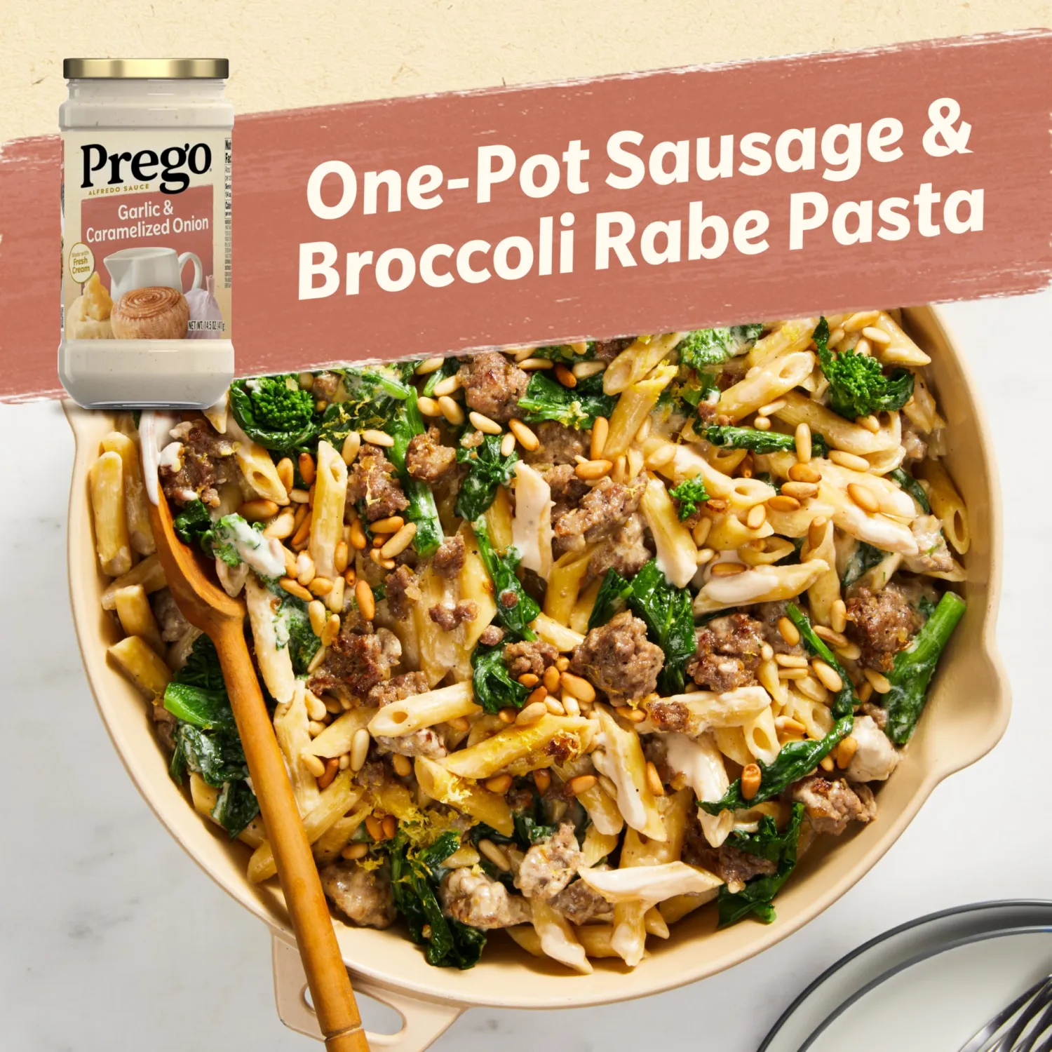 Prego Garlic and Caramelized Onion Alfredo Pasta Sauce, 14.5 oz Jar