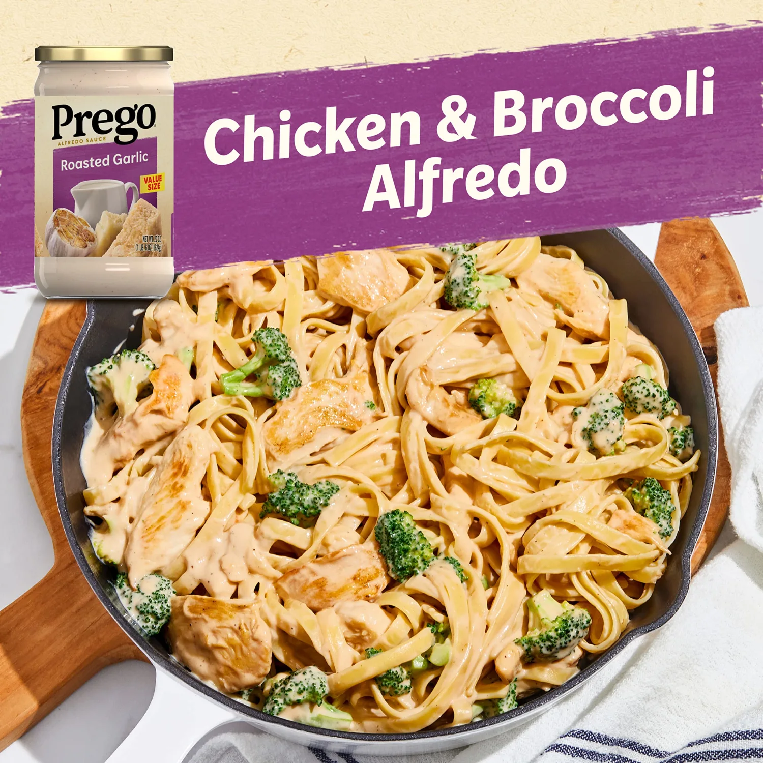 Prego Alfredo Sauce with Roasted Garlic, 22 Oz Jar