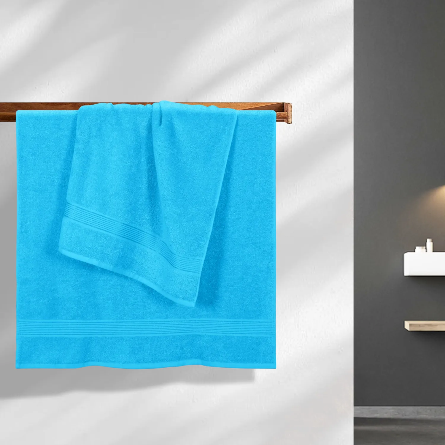 BELZZI Home Ultra Soft 4 Pack Oversized Bath Towel Set 27x54, Cotton Compact Bath Towels, Highly Absorbant Eco-Friendly Quickdry & Lightweight Towel, Ideal for Gym Travel Camp Pool - Turquoise Blue