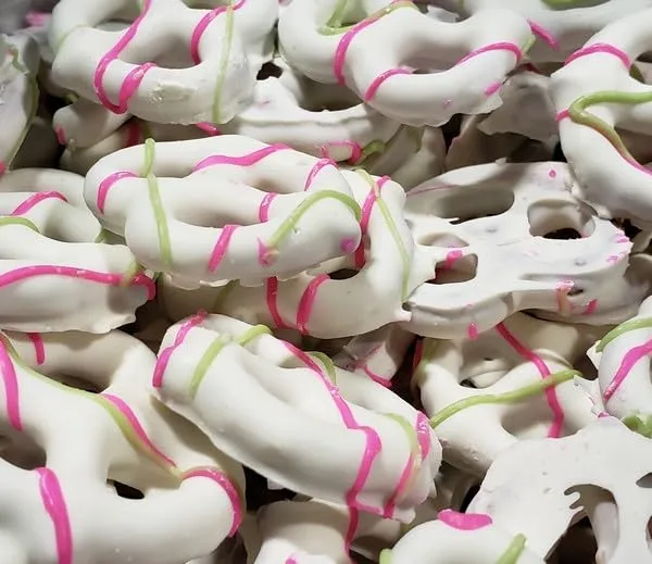 Candy Retailer Easter Drizzled Yogurt Coated Pretzels 12oz