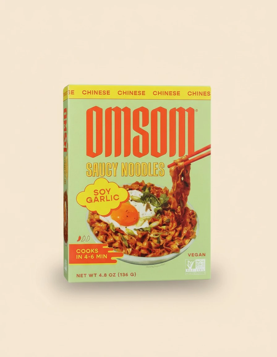 Omsom Soy Garlic Saucy Noodles, 4.8 OZ