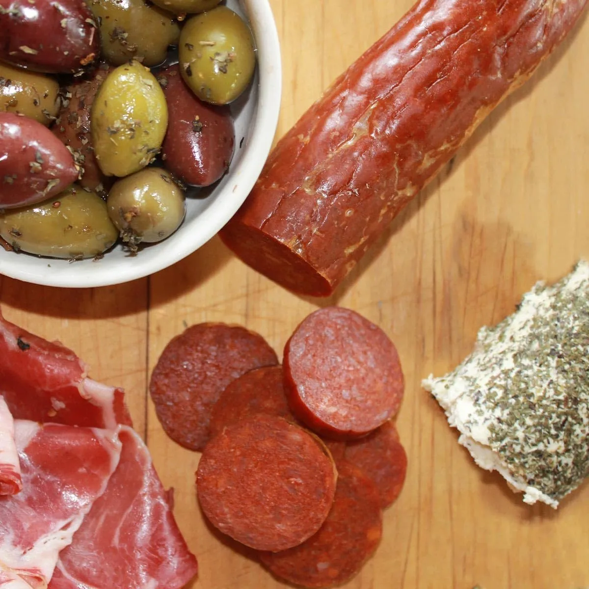 COLAMECO'S All Natural Uncured Pepperoni Chub - Classic Italian Flavor, Humanely Raised - Gluten-Free, Dairy-Free Uncured Pepperoni - 6 oz
