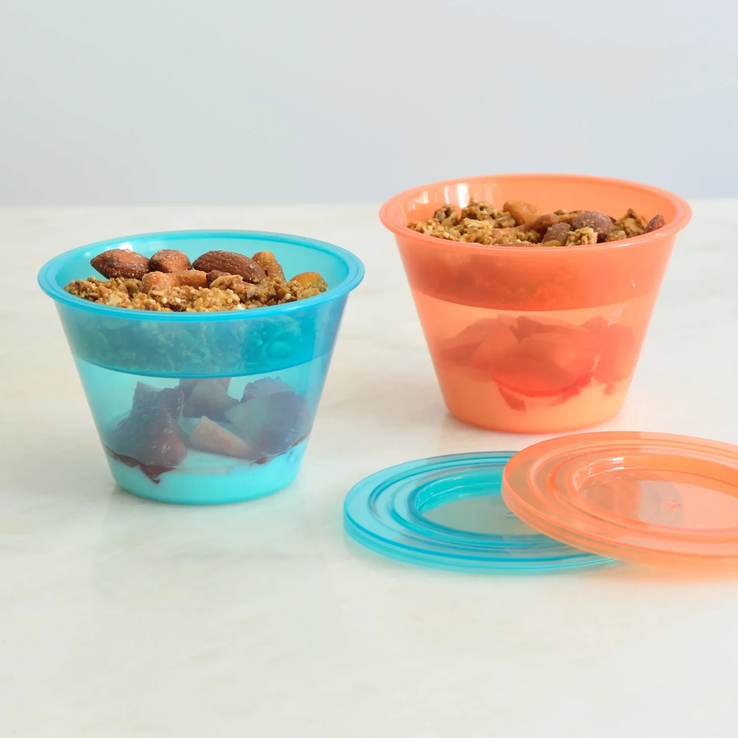 Youngever 7 Sets Reusable Parfait Cups With Lids and Inserts, Plastic Dessert and Yogurt Cups, Spill and Leak Proof (Small 4 Ounce)