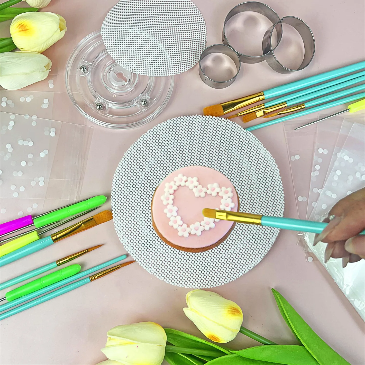 123 PCS Cookie Decorating Kit Supplies Including Acrylic Turntable Decoration Brushes Scribe Needle Bags Cookie Cutter for Cookie Cupcake Cake Decoration